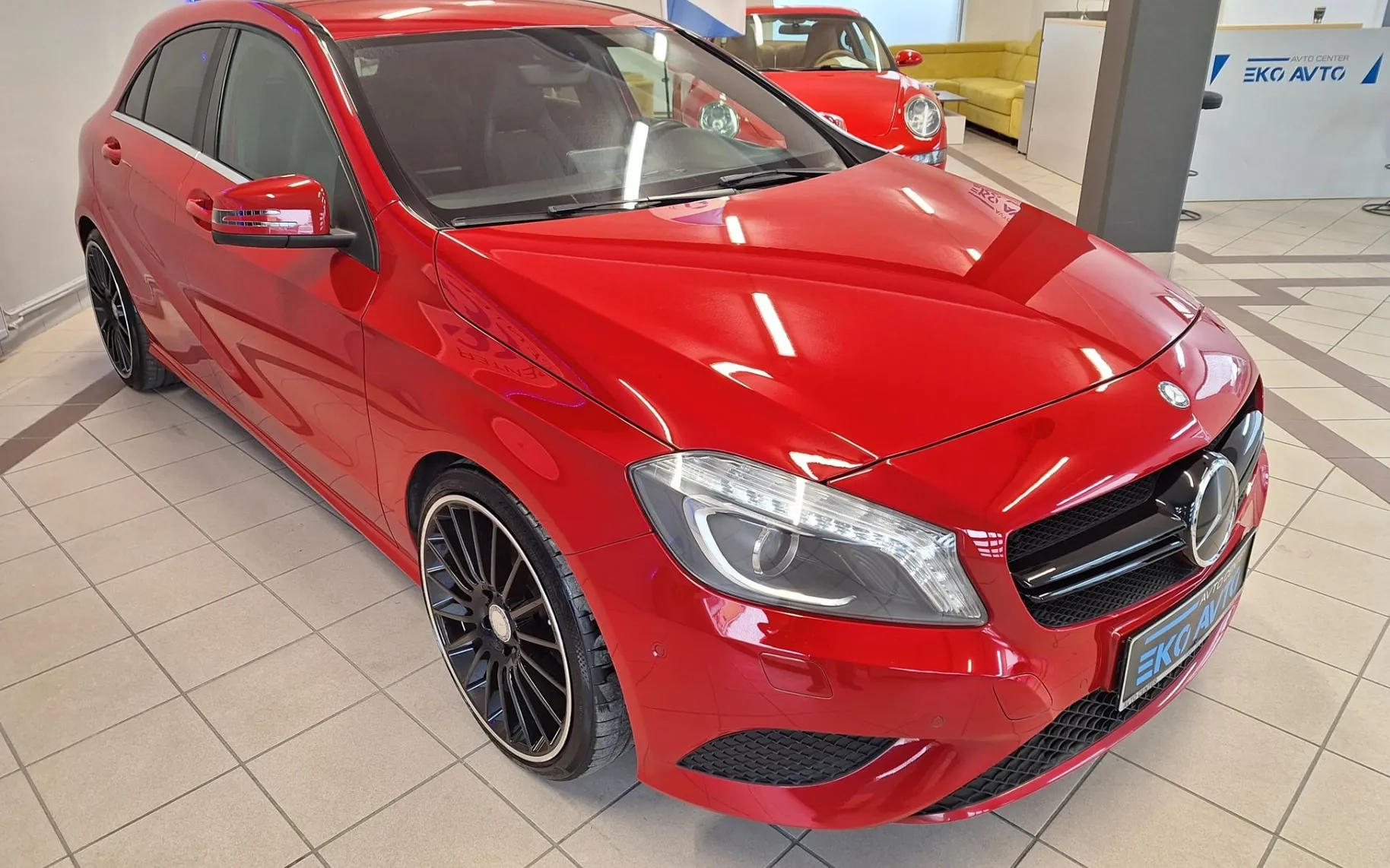 Zunanja slika - Mercedes-Benz A-Razred - A 180 ALU 19-NAVI-PDC-LED-SAMO 124000KM-KOT NOV-G - 2