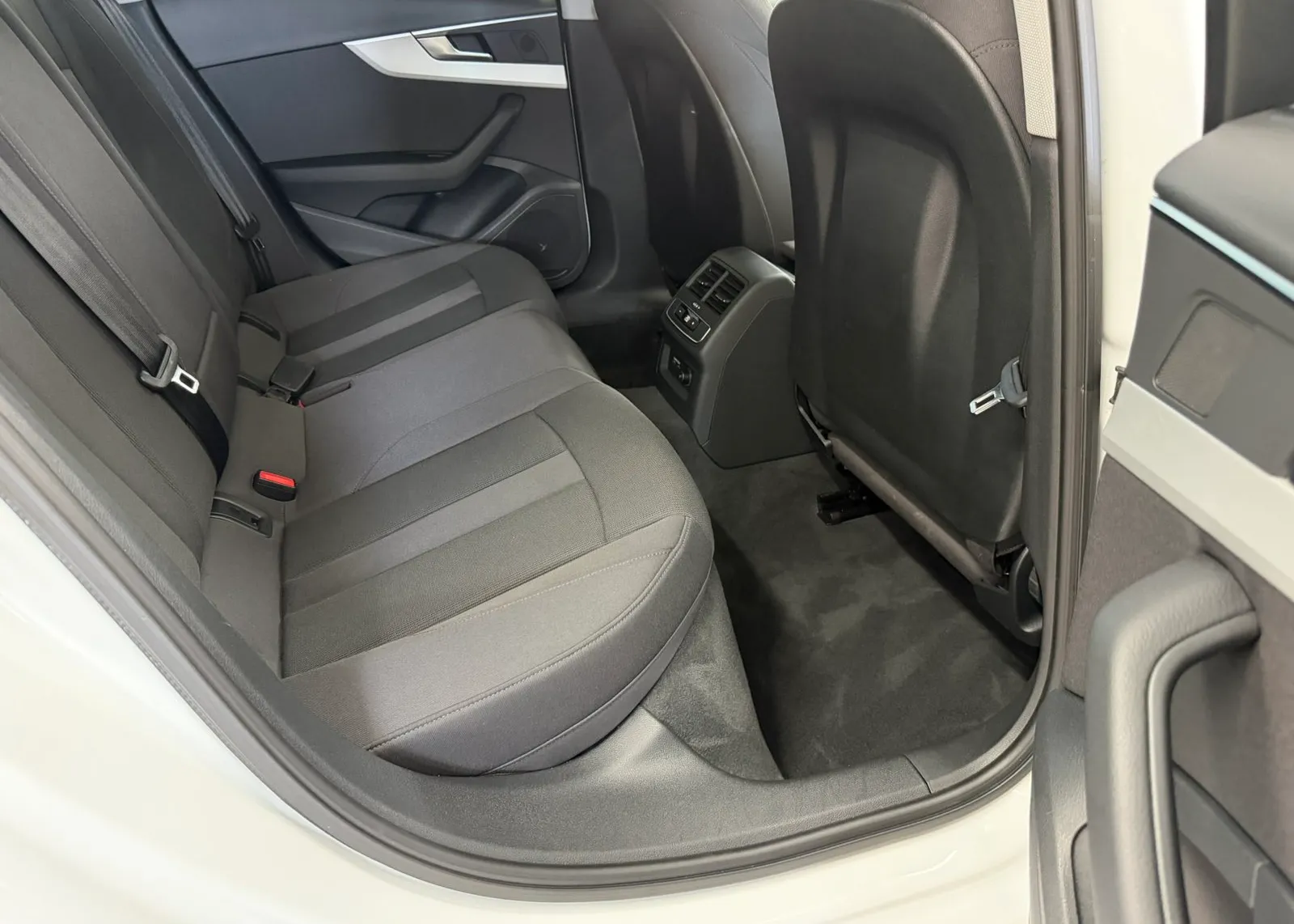 Zunanja slika - Audi A4 - Avant 40 TDI S tronic QUATTRO - 5