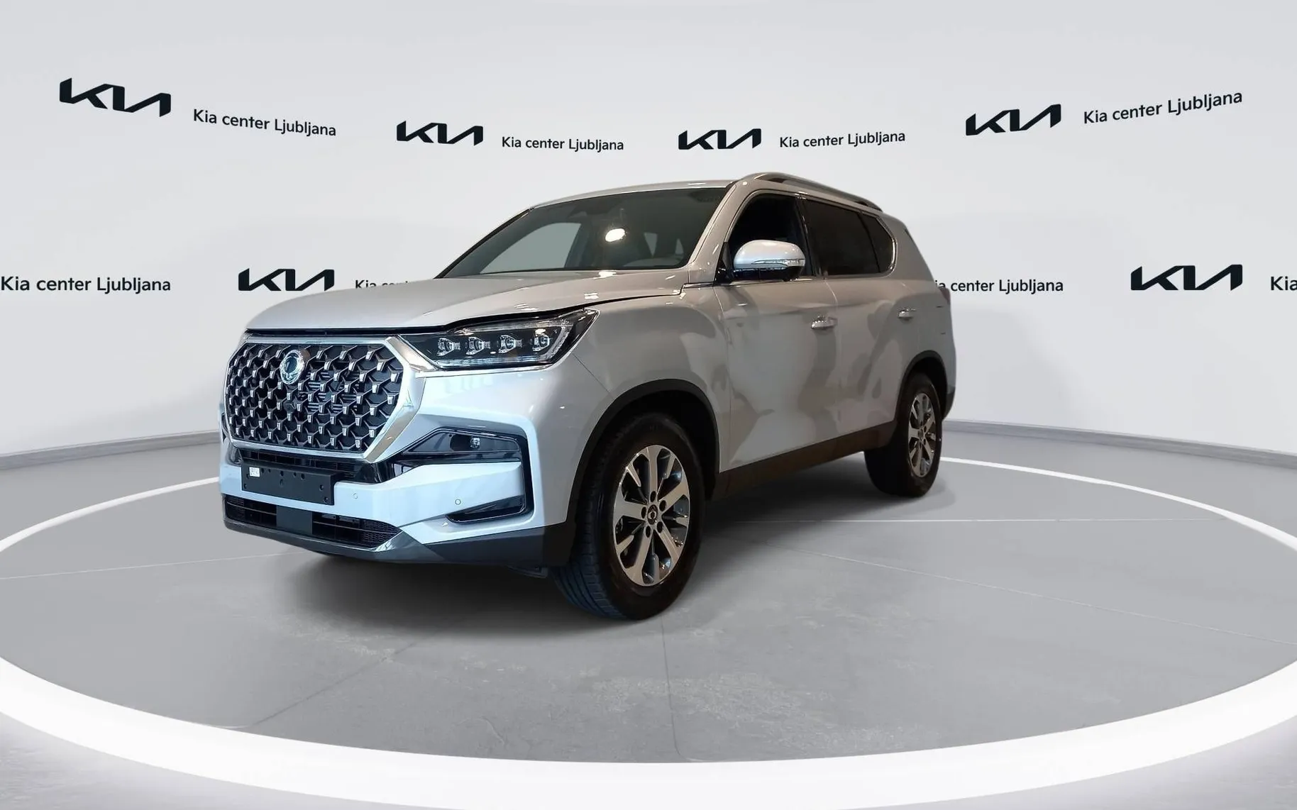 Zunanja slika - SsangYong Rexton - 2.2 XDi Limited+ 4WD AT... - 1