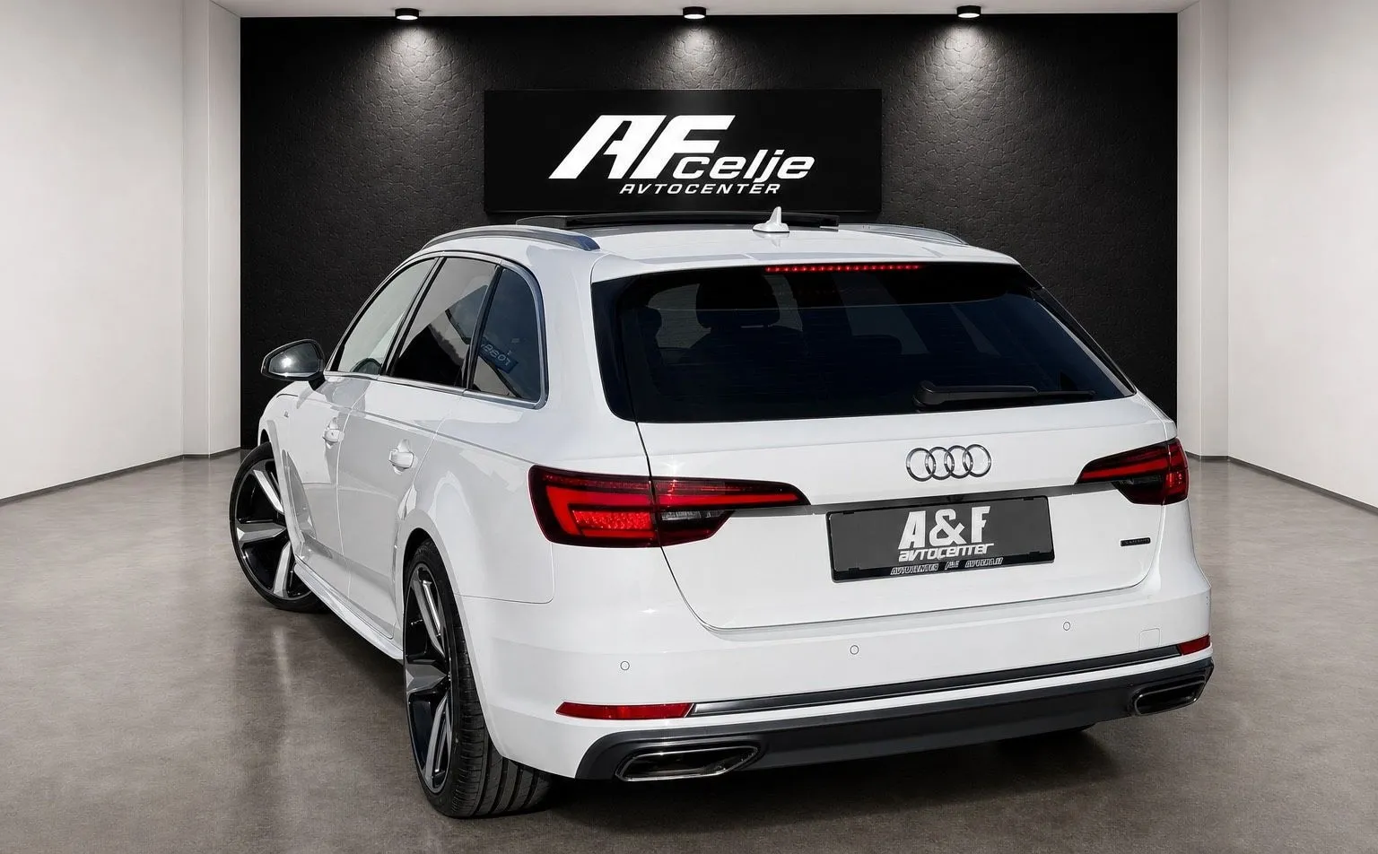 Notranja slika - Audi A4 Avant - 3.0 TDI-Q-4X4-S LINE-MATRIX-LIZING ZA TUJCE-ACC-.. - 7