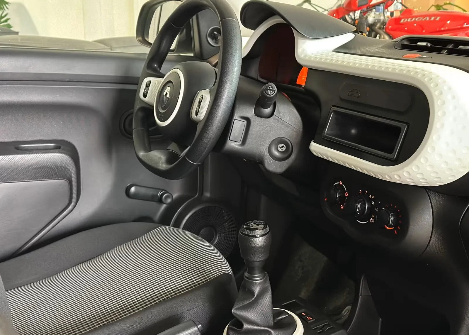 Zunanja slika - Renault Twingo - SCe 70 Authentique - 13