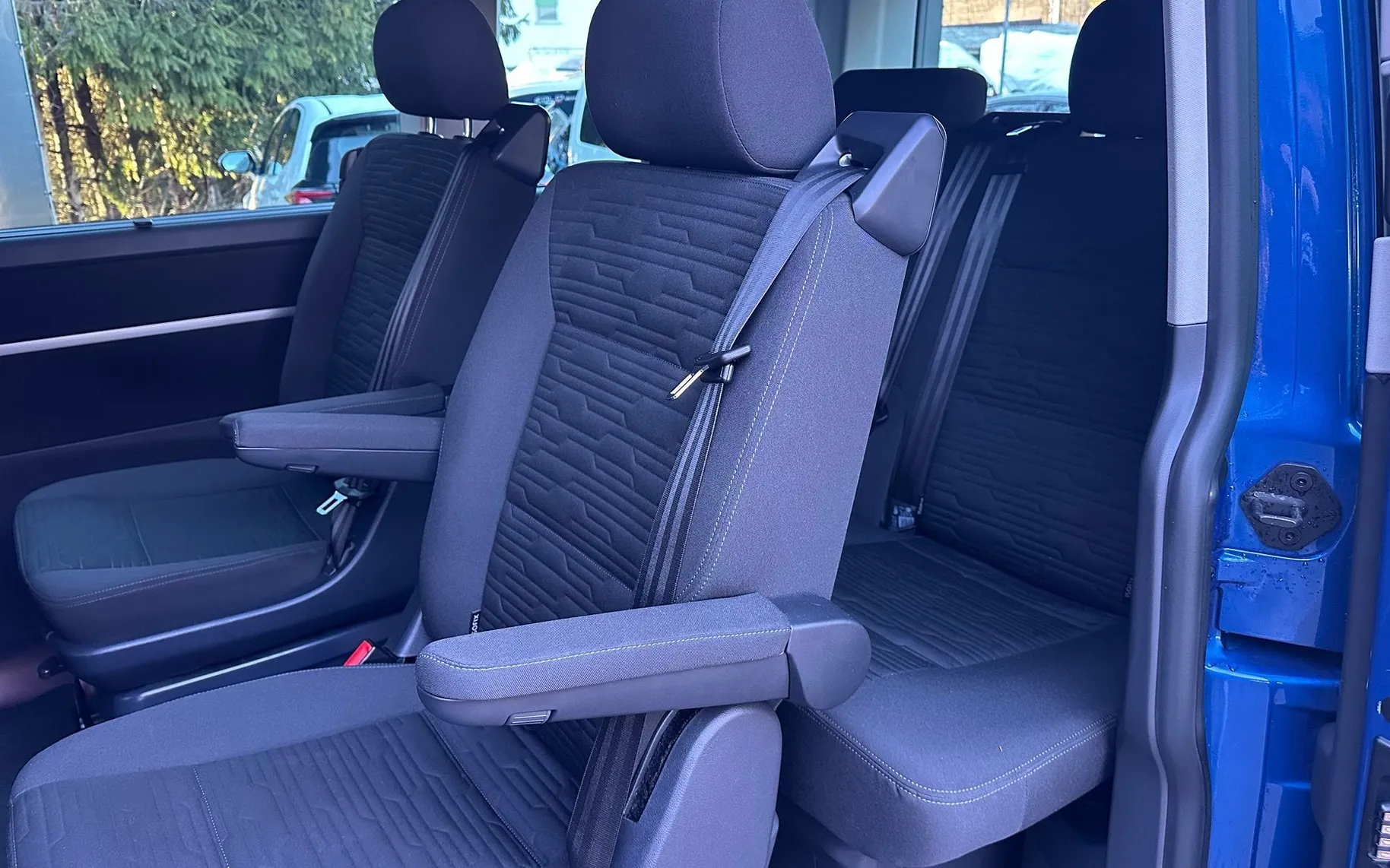 Zunanja slika - VW Multivan - 6.1 2.0TDI 150KS DSG-KAMERA-LED-VIRTUAL-NAVI-7SED - 12