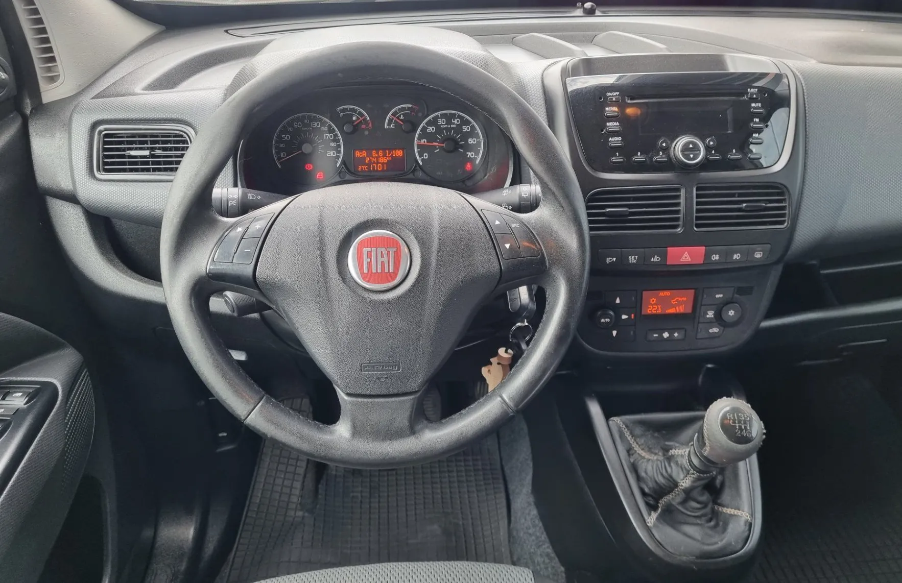 Zunanja slika - Fiat Doblo - 1.6 JTD - SLOVENSKI + POTRJENA KNJIGA + KLJUKA - 11