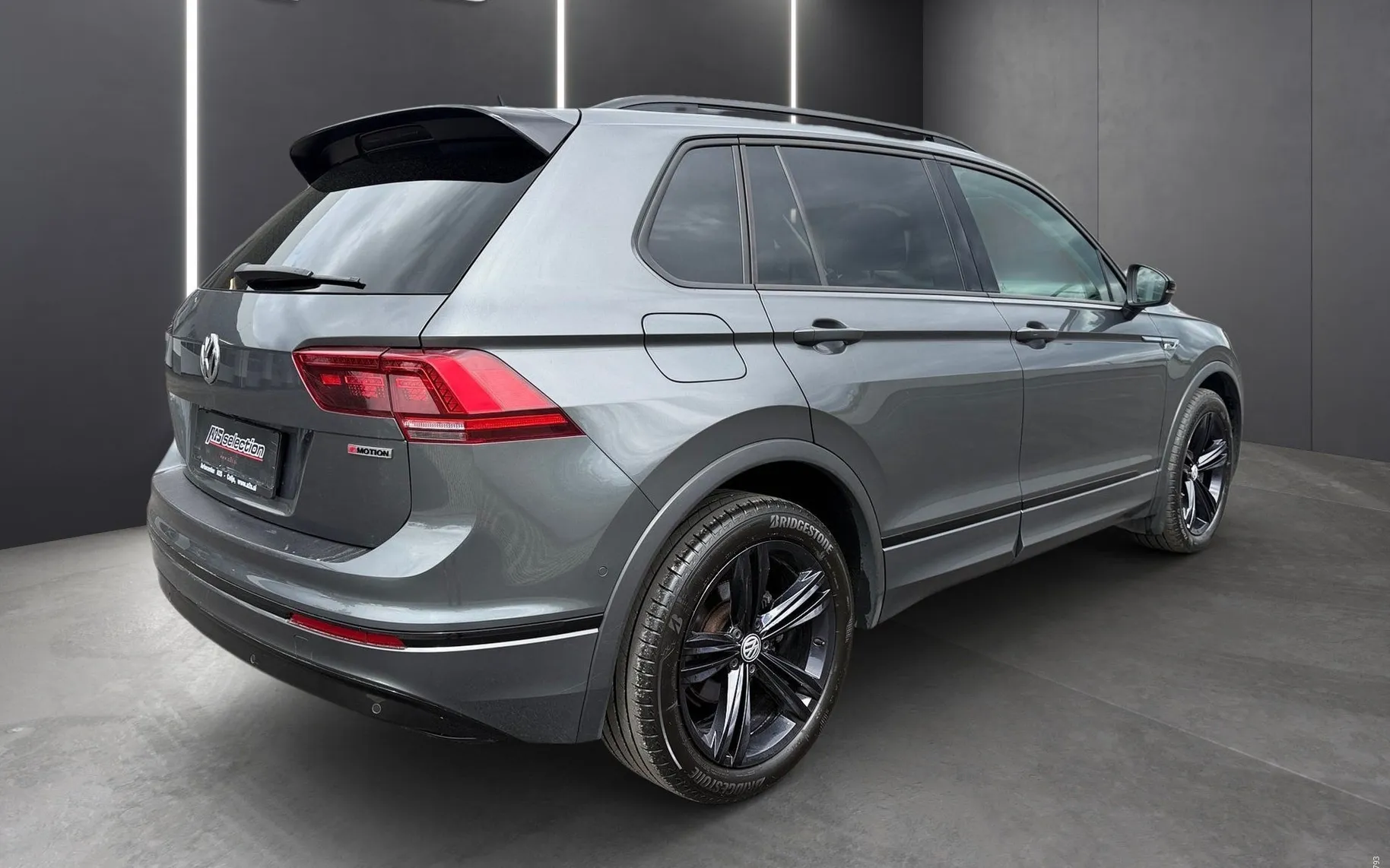 Zunanja slika - Volkswagen Tiguan - 4motion 2.0 TDI BMT DSG R-Line-Black Style-WEBAS - 3