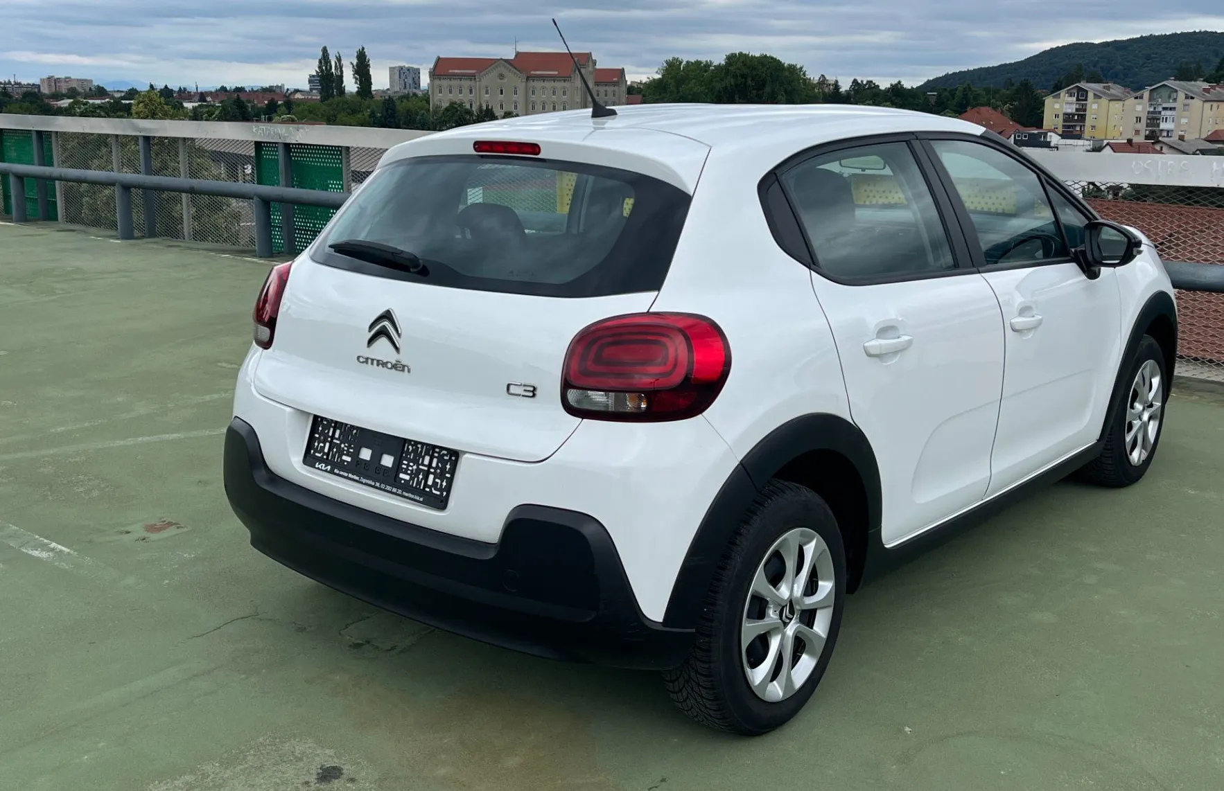 Zunanja slika - Citroën C3 - 1.2 PureTech 83 Feel SAMO 45.000 KM. LED. - 6