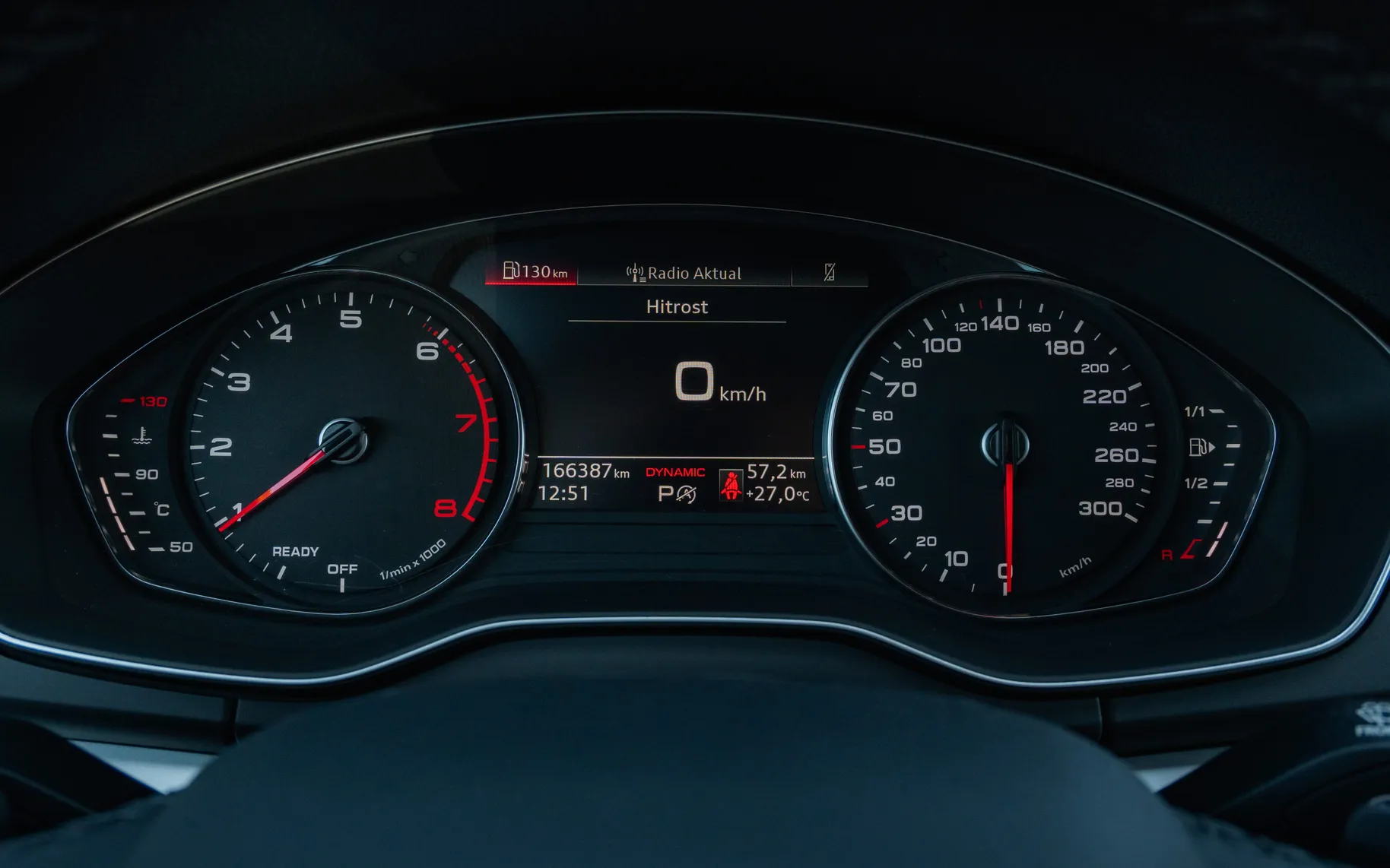 Notranja slika - Audi Q5 - quattro 40 TDI S tronic - 11