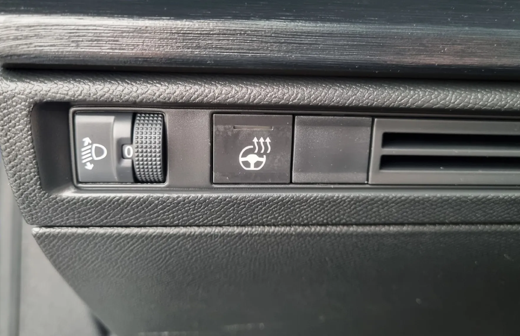 Zunanja slika - Citroën C5 X - Shine 1.2L AVTOMATIK-KAMERA-DAB-NAVI-HEAD-UP - 12