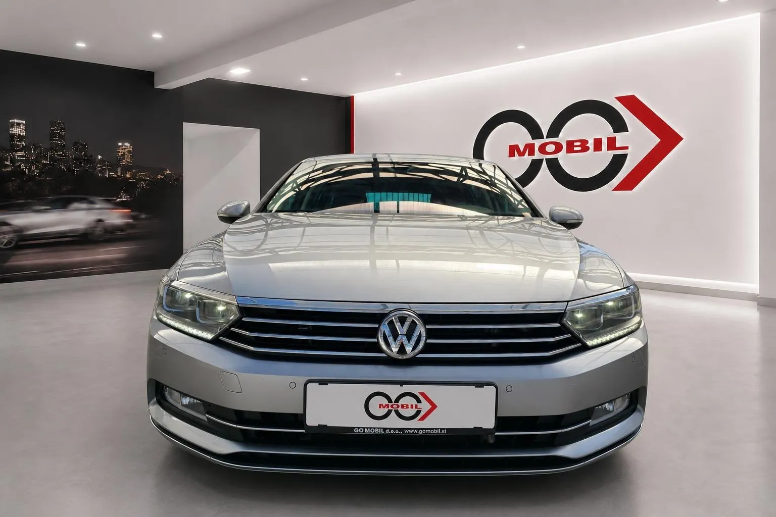 Zunanja slika - Volkswagen Passat Variant - 2.0 TDI Highline - LED.alcantara.kamera.ACC.kljuka - 2