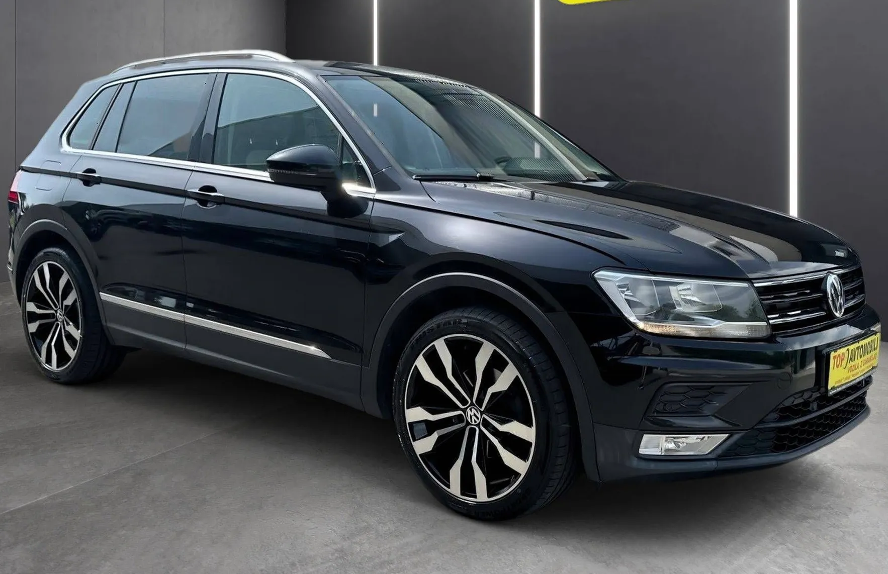 Zunanja slika - VW Tiguan - 2.0 TDI 20COL R-LINE LED NAVI PDC RADARSKI TEM T - 10