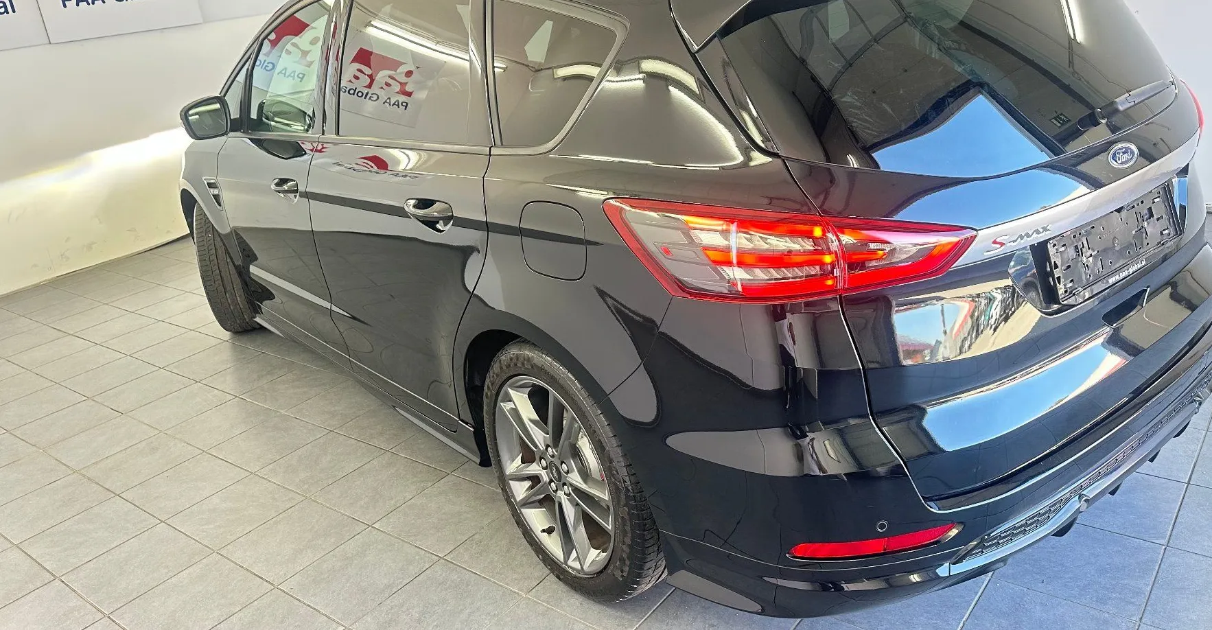 Zunanja slika - Ford S-MAX - 2.0 EcoBlue ST-LineAvt.NEMŠKI+4ALU.KAMERA.NAVI.LED - 3