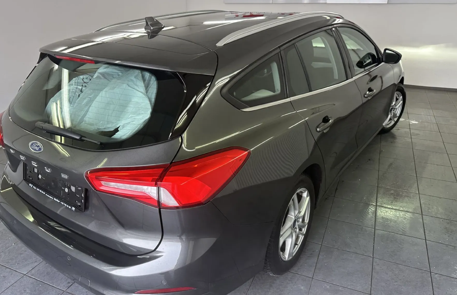 Zunanja slika - Ford Focus - Connect 1.5 EcoBlue 88KW.NEMŠKI+4GUME.KAMERA.LED - 1