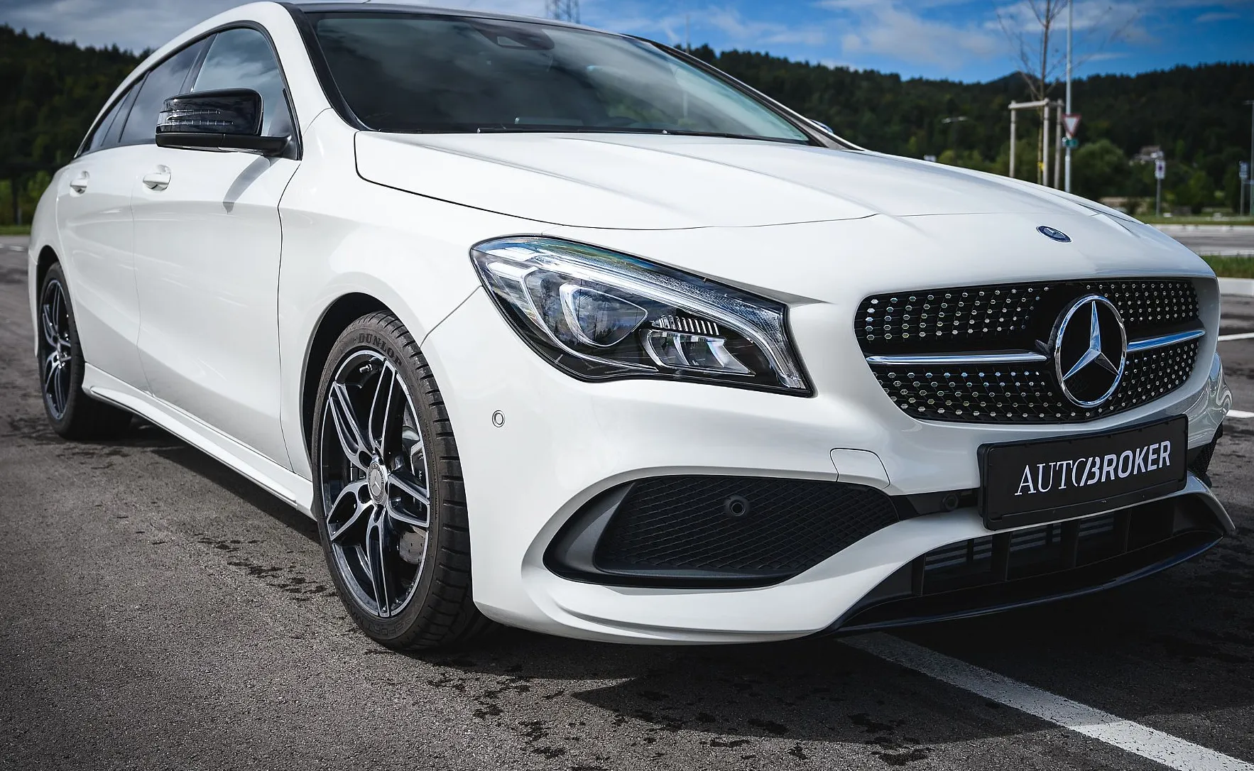 Zunanja slika - Mercedes-Benz CLA-Razred - CLA Shooting Brake CLA 220 d 4M SB Avt. AMG LINE LED ZALOGA - 3