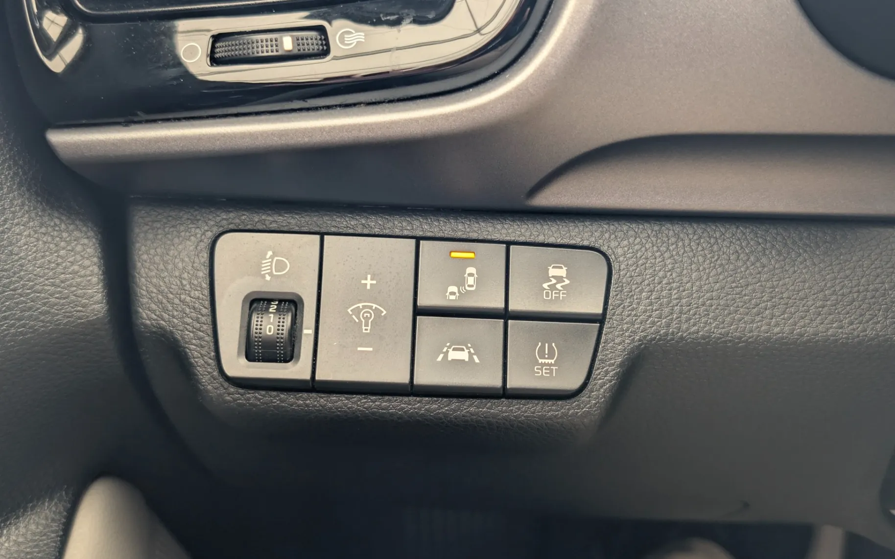Zunanja slika - KIA Stonic - 1.4 MPI EX Motion CP ISG - 16