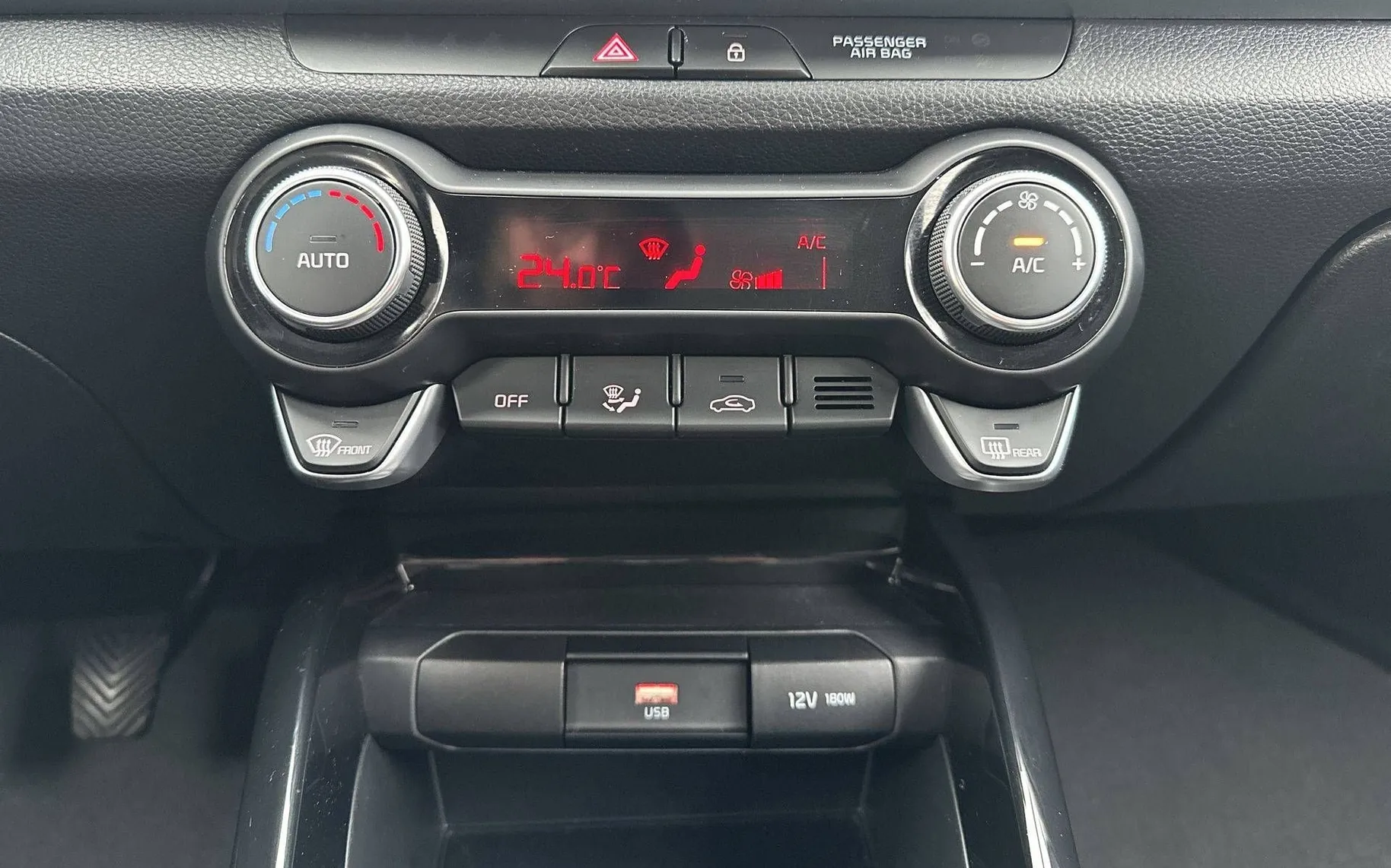 Notranja slika - KIA Stonic - 1.2 DPI LX Urban ISG - 19