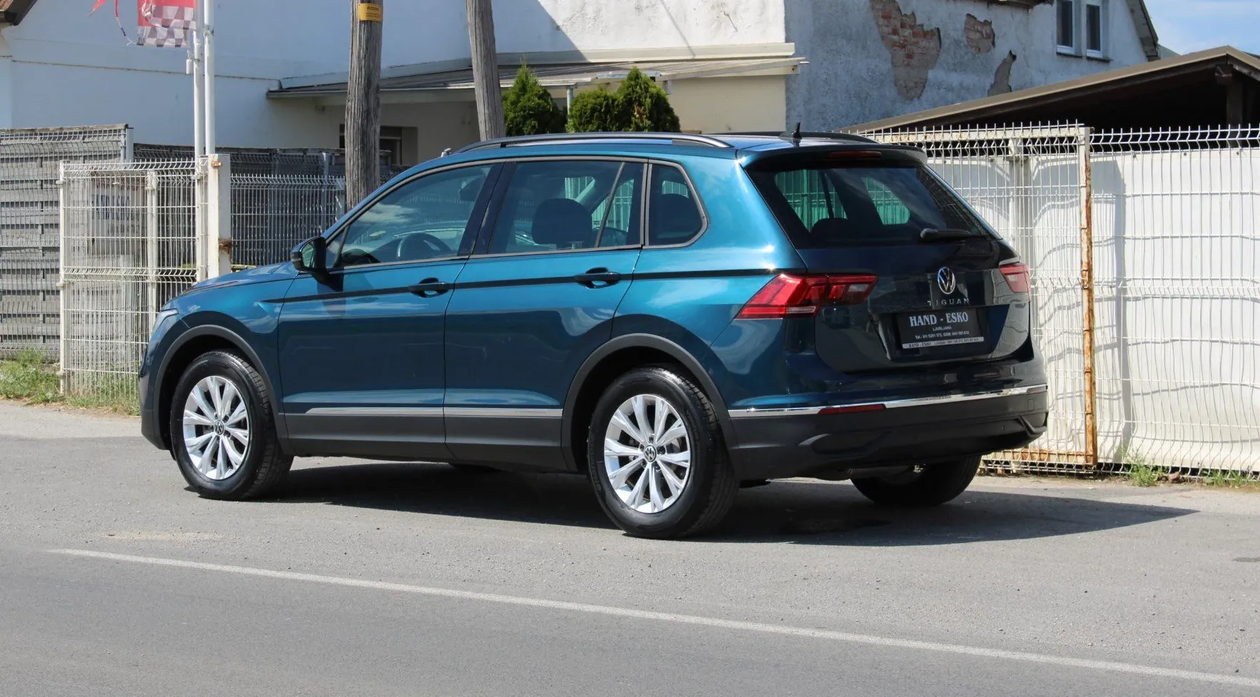 Zunanja slika - VW Tiguan - 2.0 TDI BMT Life DSG ALU LED PDC NOVI MODEL - 8