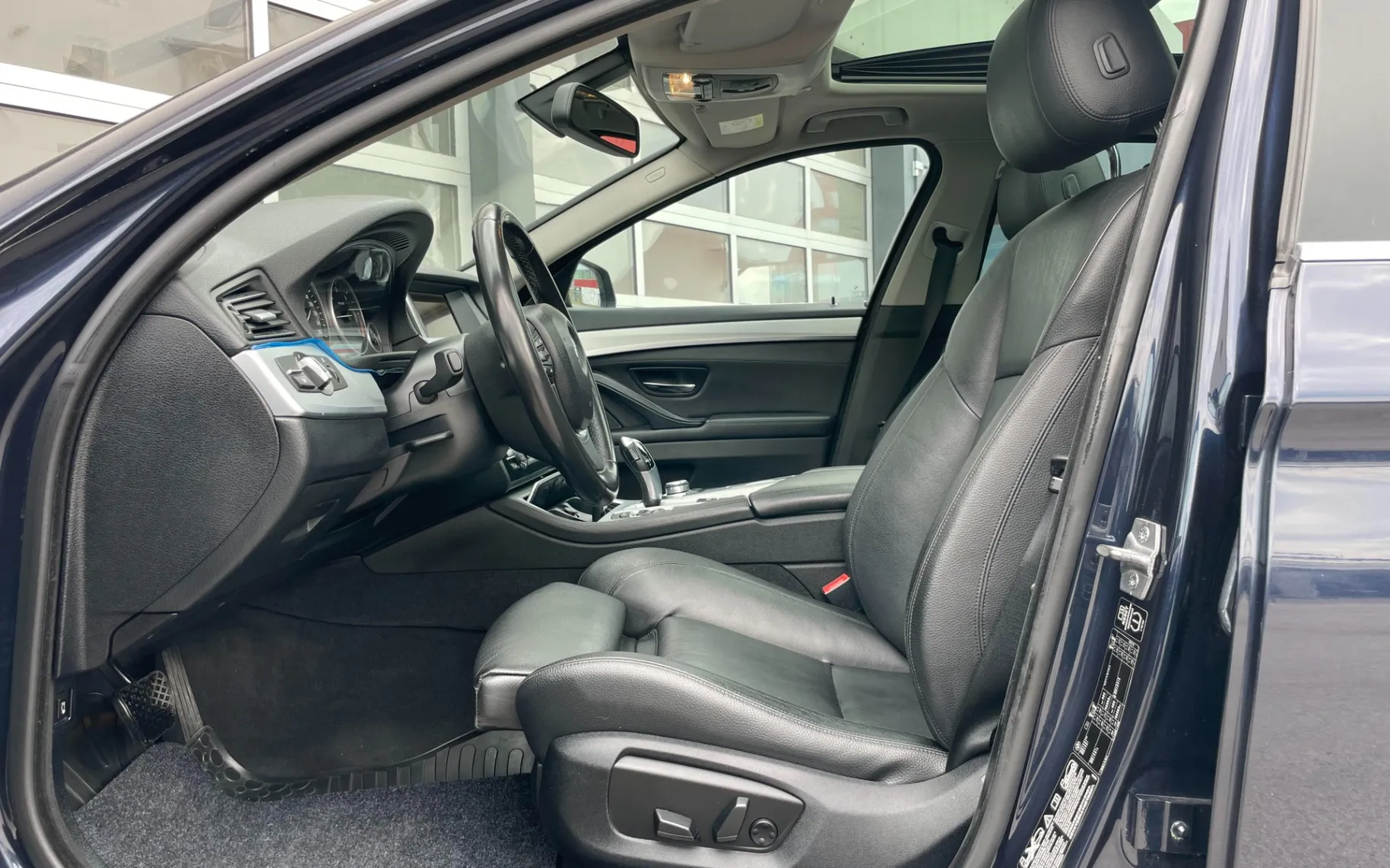 Zunanja slika - BMW Serija 5 - 520d xDrive touring Avt. - 15
