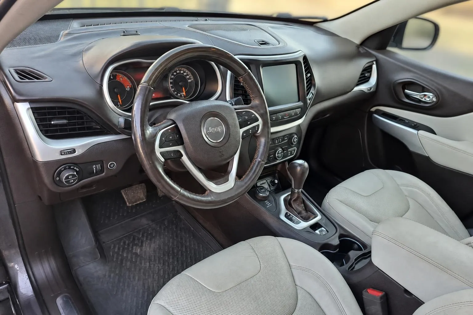 Notranja slika - Jeep Cherokee - 2.2 CRD AWD Avt.-KAMERA-PANORAMA-LED-GARANCIJA... - 9
