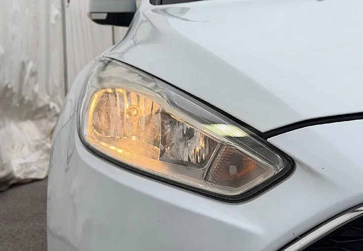 Zunanja slika - Ford Focus - 1.0 Style - LED - ALU16 - SLOVENSKI - TEMP - KLIMA - 7