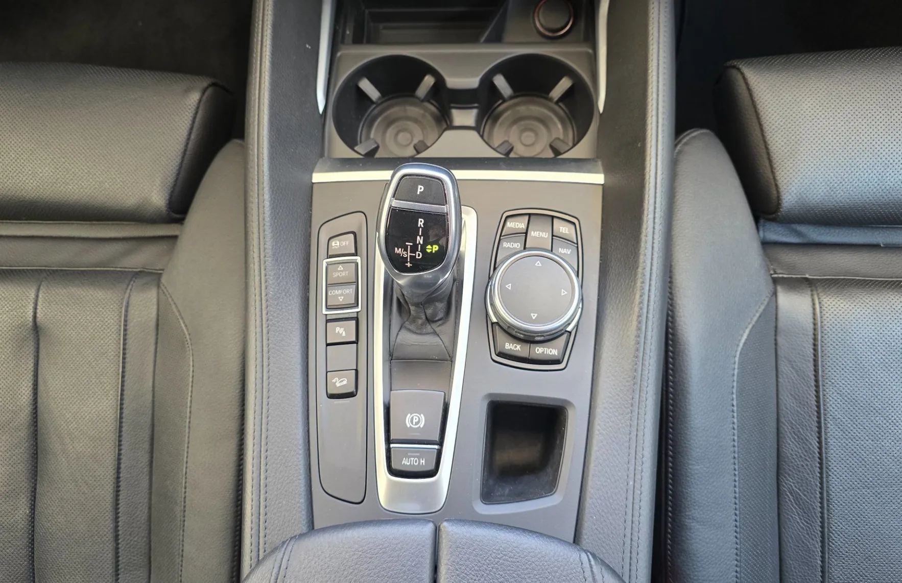 Zunanja slika - BMW X6 - serija : xDrive 30d - GR. + HLAJ. SED. - LED - KAMERA - NAV - 14