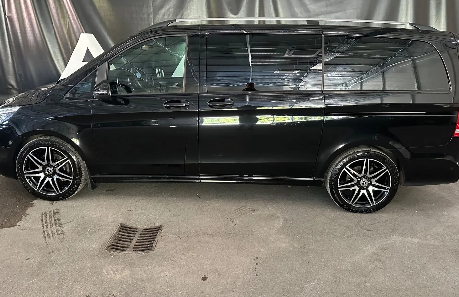 Zunanja slika - Mercedes-Benz V-Razred - V 300d AMG Exclusive dolgi Avt-KAM360-BURMESTER-VK - 4
