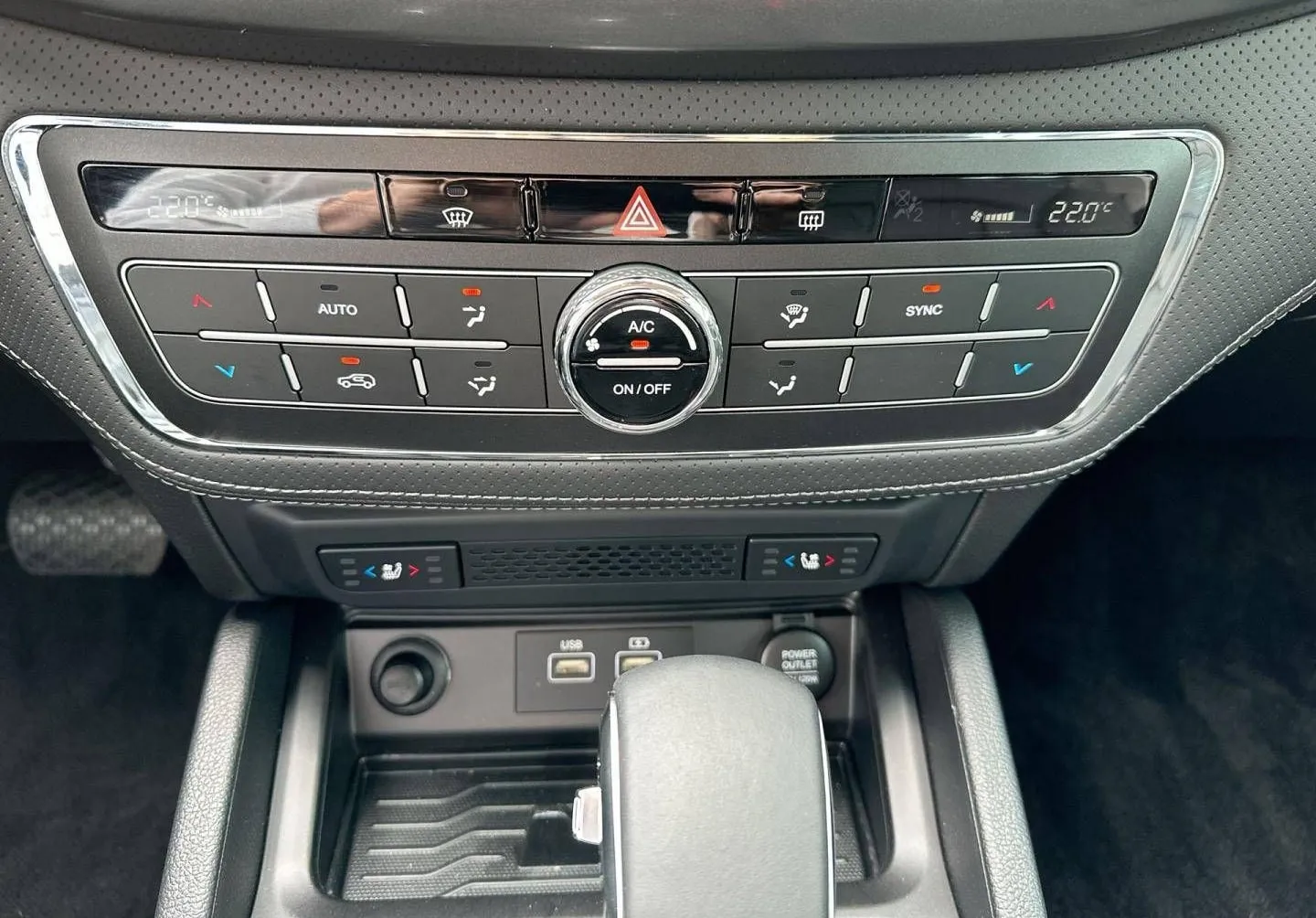 Notranja slika - SsangYong Musso - Grand 2.2 XDi Ultimate 4WD AT... - 18