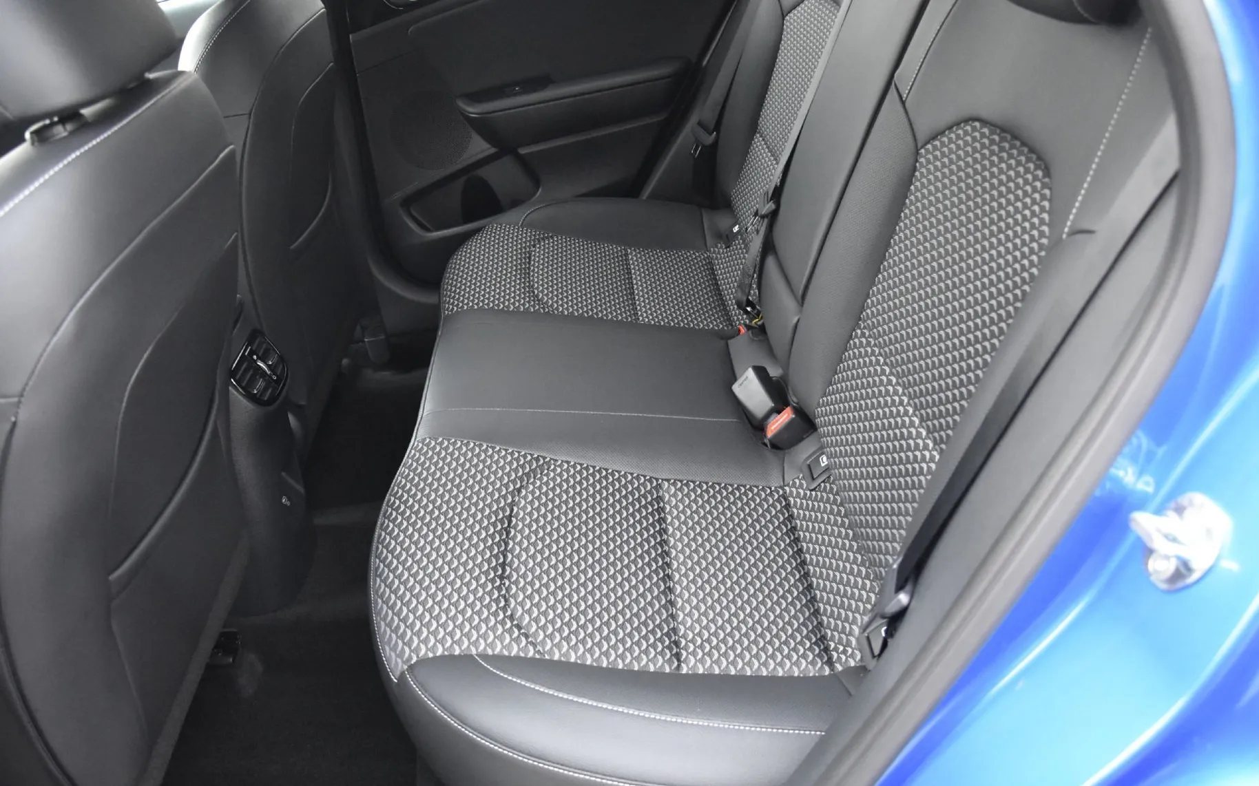 Zunanja slika - KIA XCeed - 1.6 T-GDi EX WAY ISG.7DCT 110 kW - 8