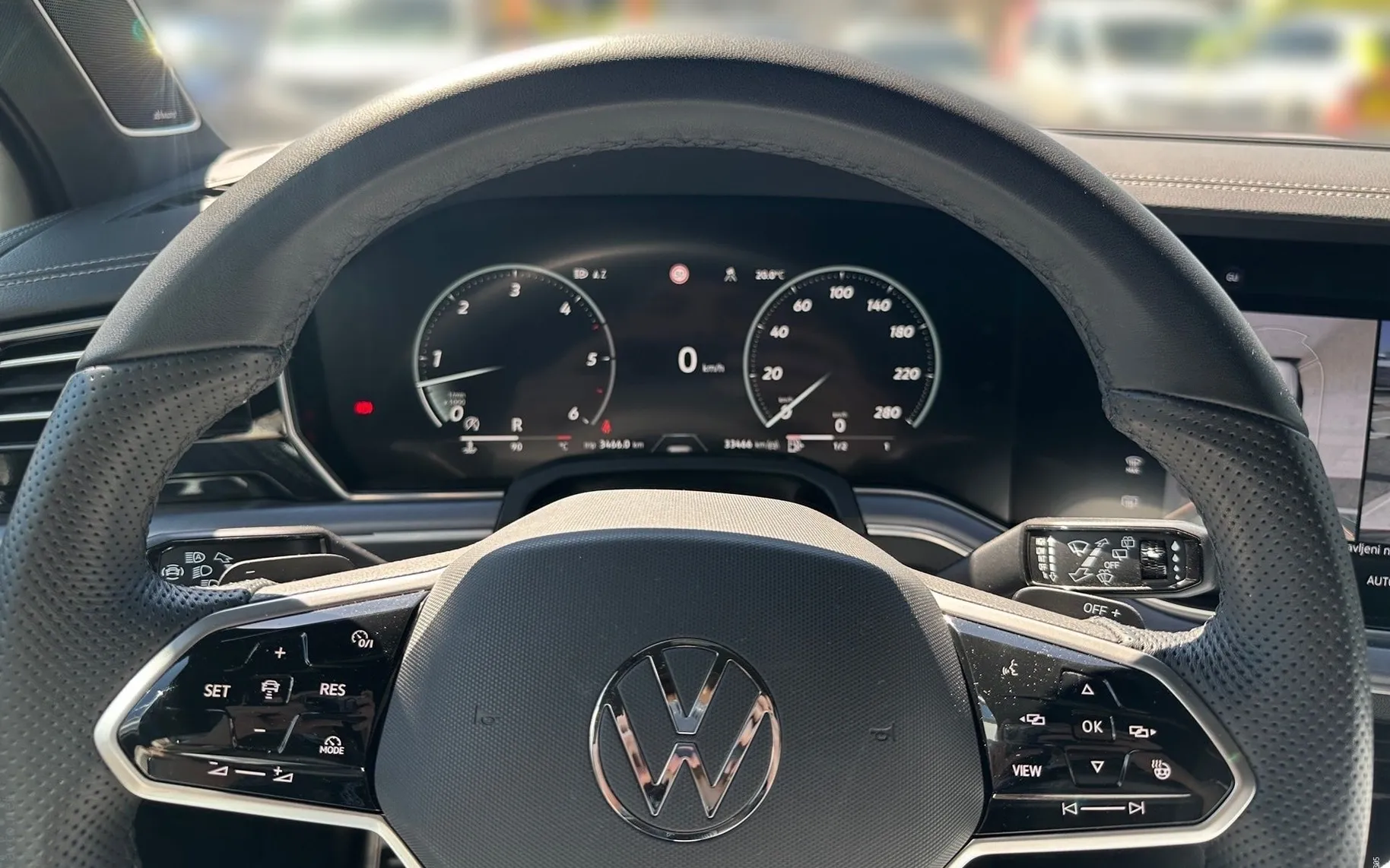 Notranja slika - Volkswagen Touareg - 4motion V6 TDI BMT R-Line Tiptronic - 8