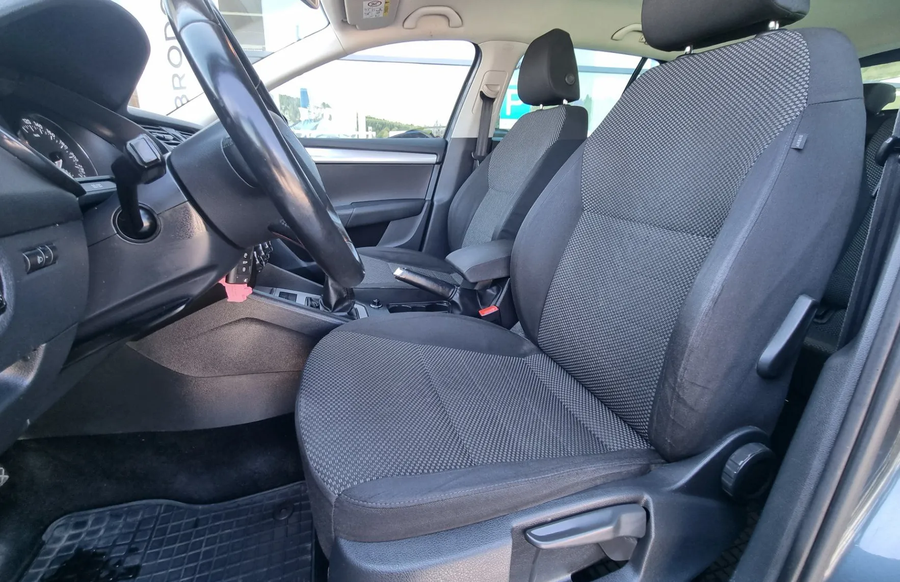 Zunanja slika - Škoda Octavia - Combi 1.2 TSI - SLOVENSKI - 2. LASTNIK - 11