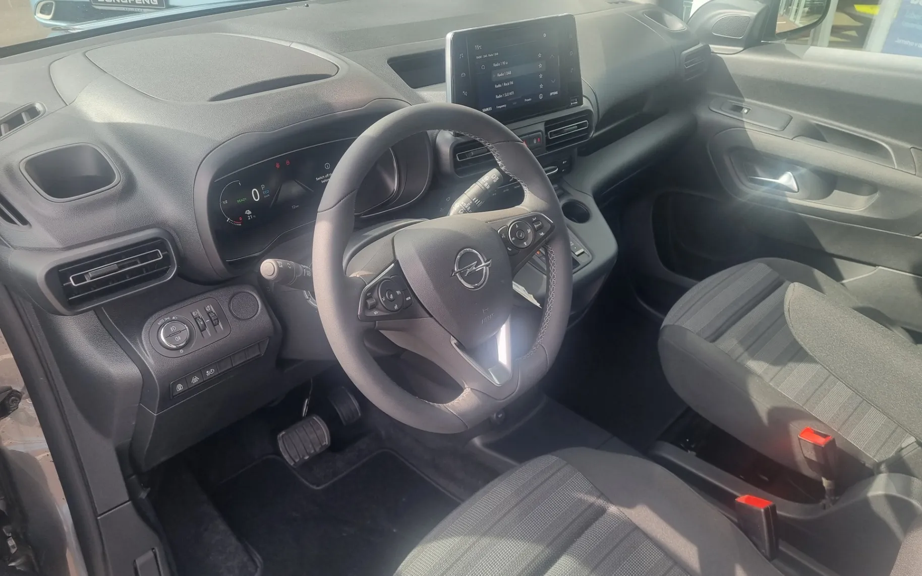 Notranja slika - Opel Combo - LIFE EV 100KW - 3.000€ SUBVENCIJE - VOZILO JE NOVO - 11
