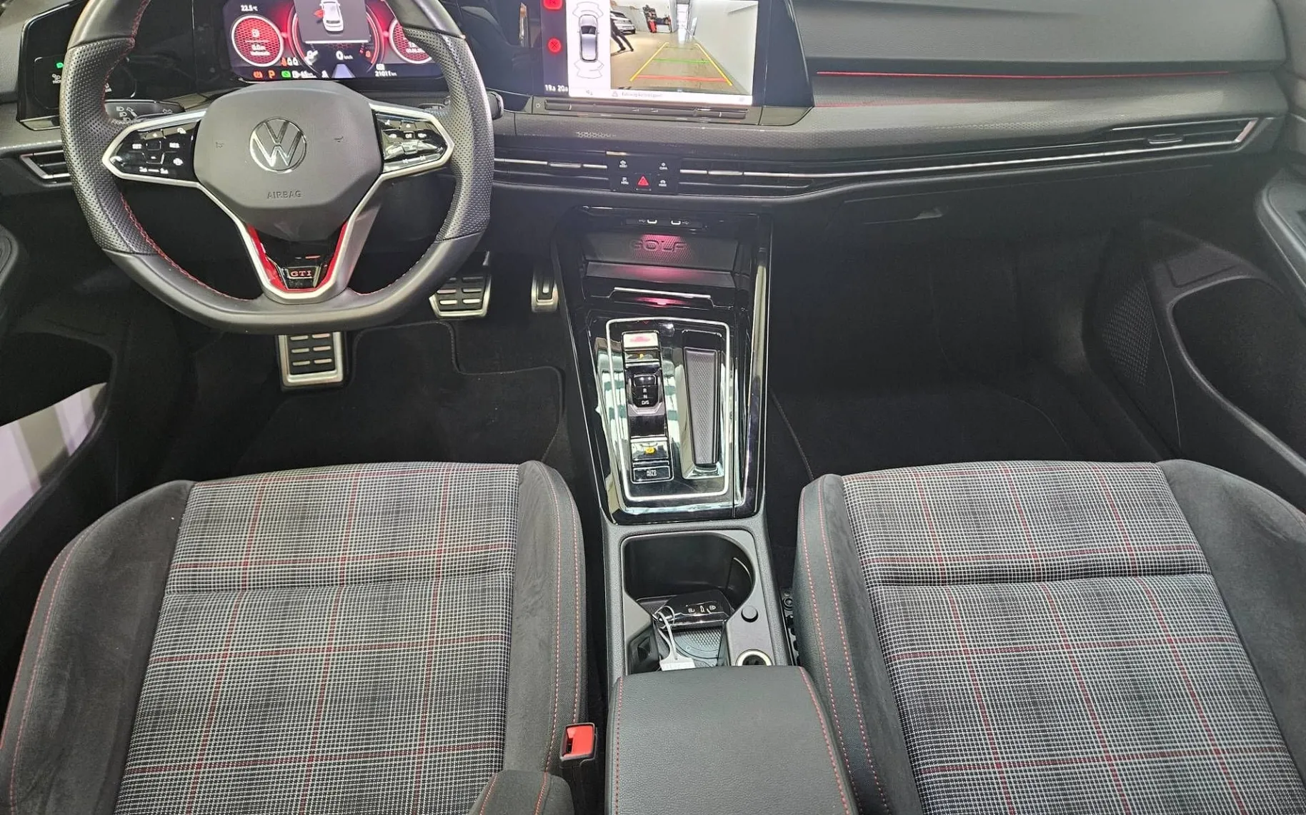 Notranja slika - Volkswagen Golf - 2.0 TSI GTI DSG SUPER PONUDBA - 8