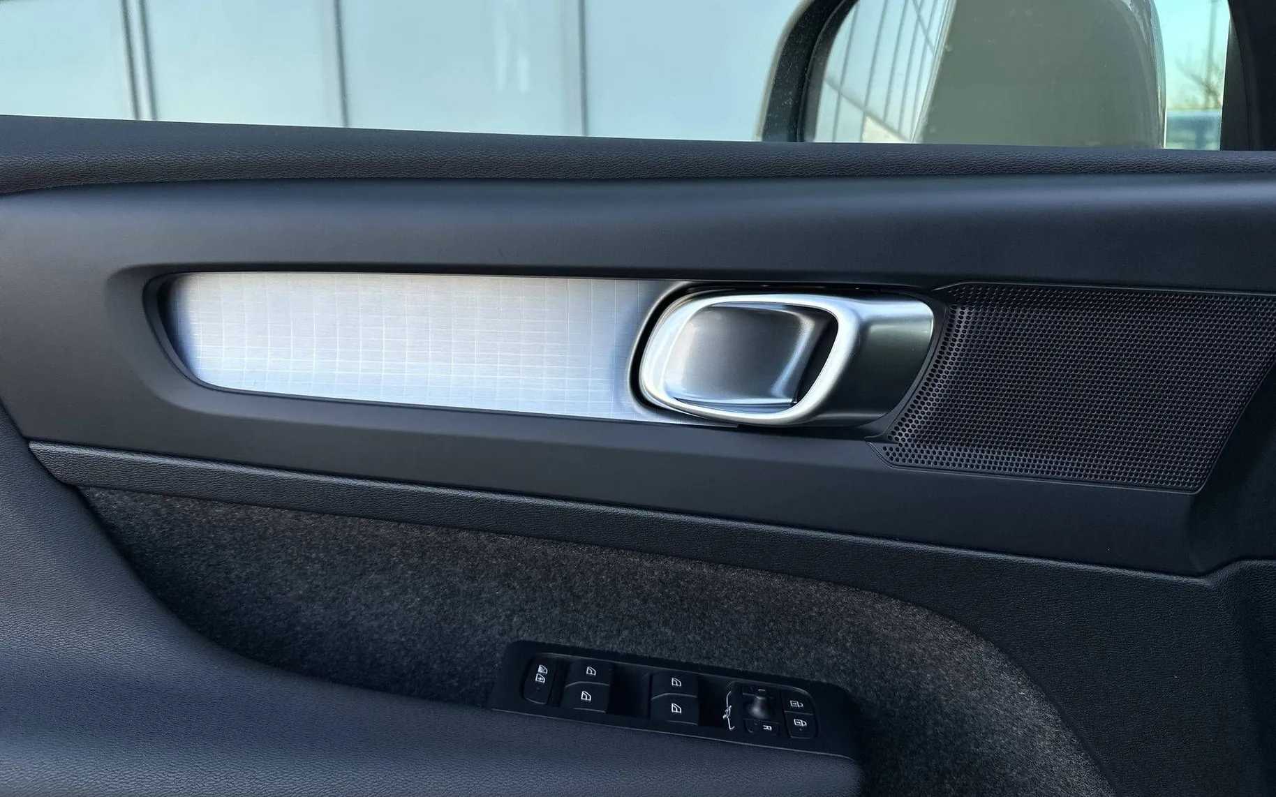 Notranja slika - Volvo XC40 - B3 P Core AT DCT 3 leta garancije + 3 servisi... - 13