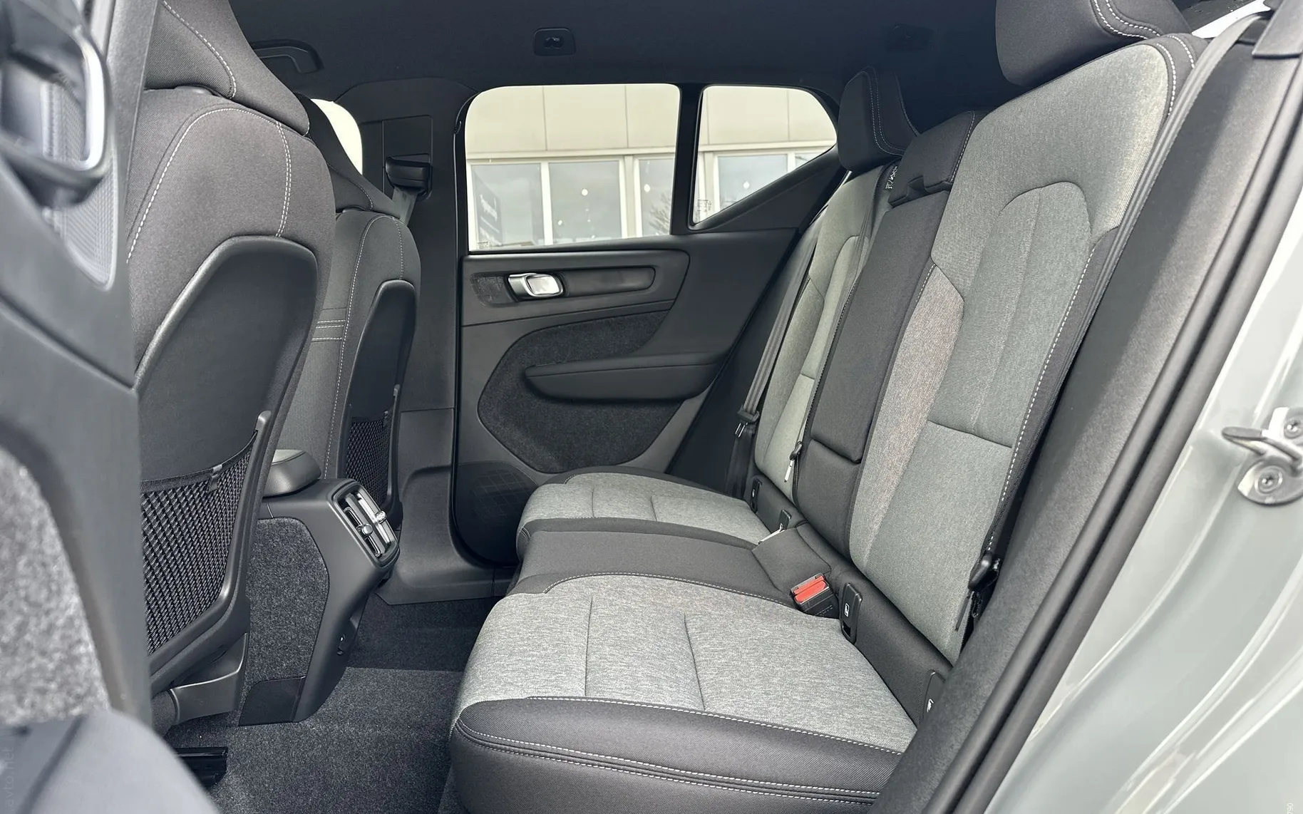 Notranja slika - Volvo XC40 - B3 P Core AT DCT 3 leta garancija+3 servisi... - 11