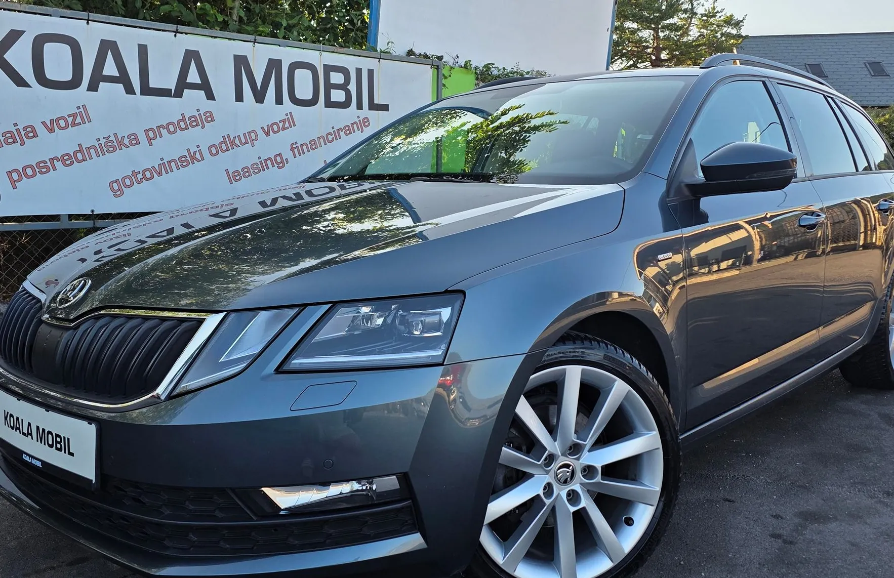 Zunanja slika - Škoda Octavia - COMBI 2.0TDI DSG LED-NAVI-CANON-GRETJE SEDEŽEV-ALU - 1