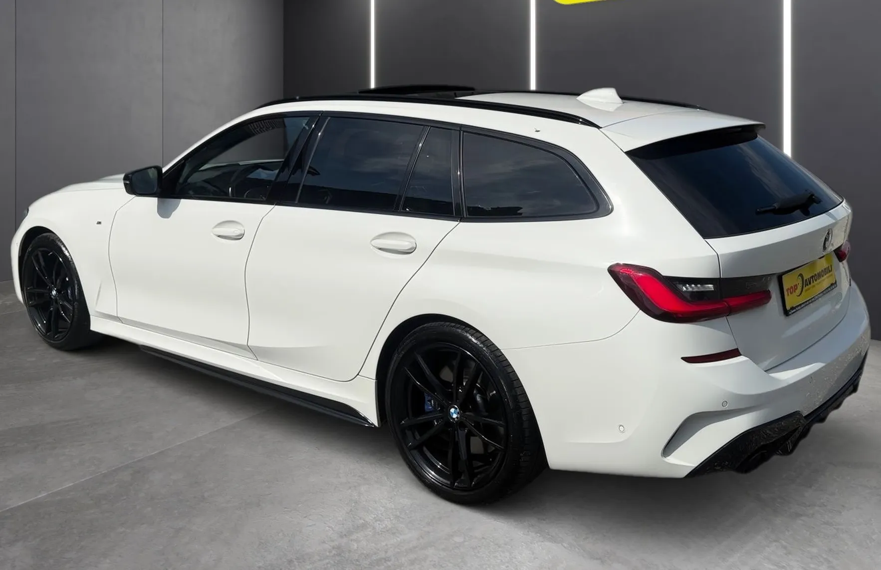 Zunanja slika - BMW Serija 3 - Touring: 330d Touring Avt. M PAKET PANO RADAR NAVI PDC K - 4