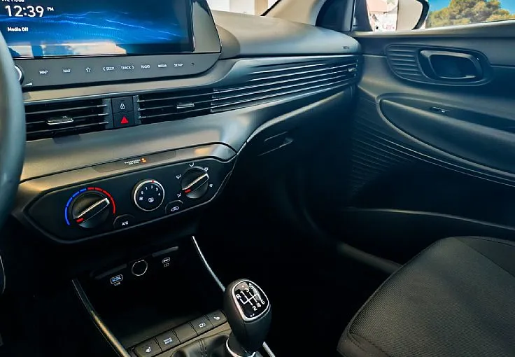 Zunanja slika - Hyundai i20 - 1.0 T-GDI-NAV-KAMERA-GRETJE S-REZ.KOLO-APPLE-VIDEO - 11