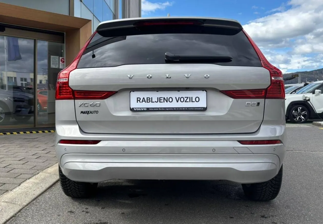 Zunanja slika - Volvo XC60 - VOLVO  B5P AWD Core KAMERA-ACC-KEYLESS - 5