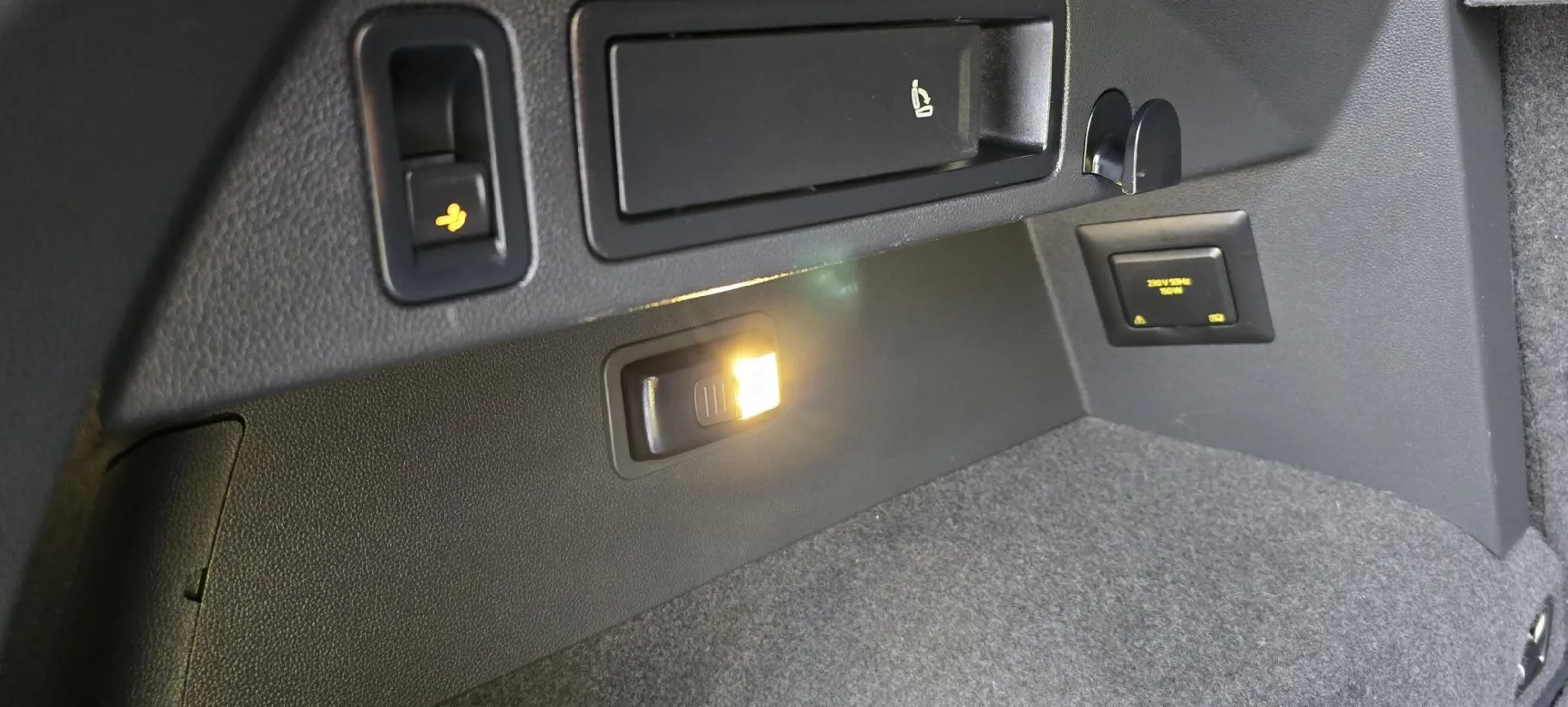 Zunanja slika - Volkswagen Tiguan - 2.0 TDI DSG HIGHLINE-VIRTUAL-MATRIX-CAMERA-NEMŠKI - 18