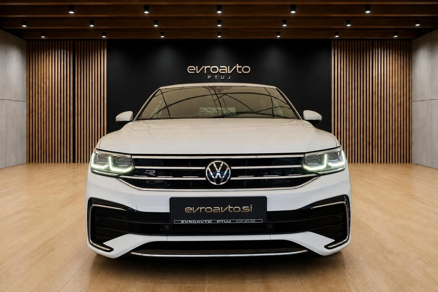 Zunanja slika - Volkswagen Tiguan - 4motion 2.0 TDI BMT R-Line DSG•IQ.LIGHT - 2