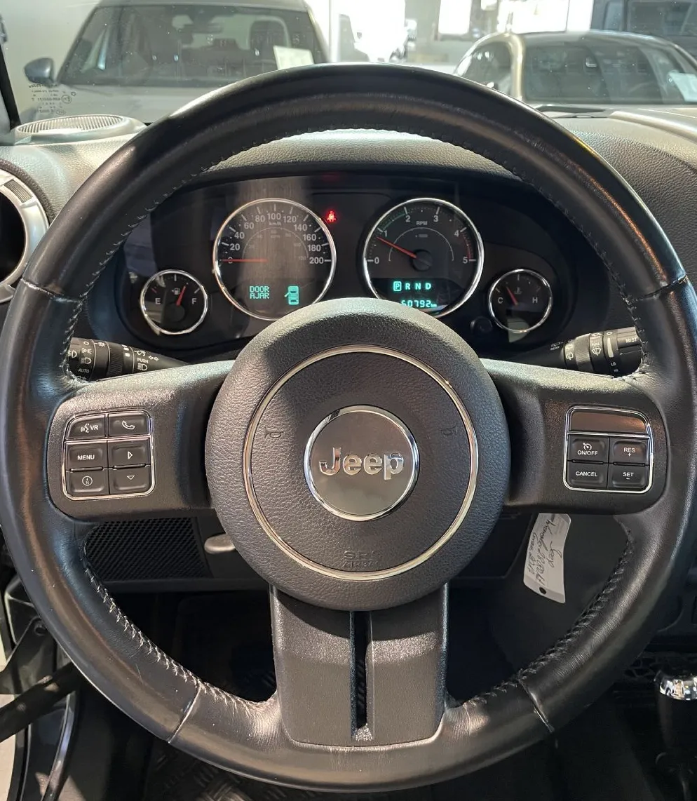 Zunanja slika - Jeep Wrangler - 2.8CRD-AUT-SAHARA-GRETJE SEDEŽEV-USNJE - 12