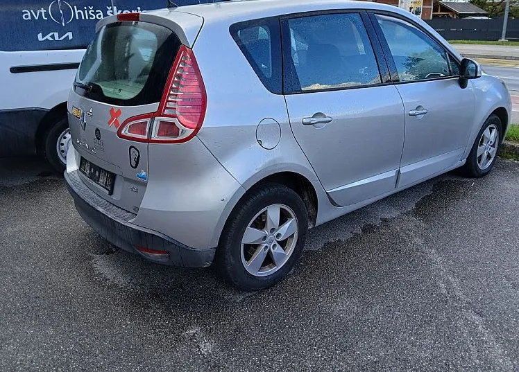 Zunanja slika - Renault Scénic - Scenic Expression dCi 110 - 2