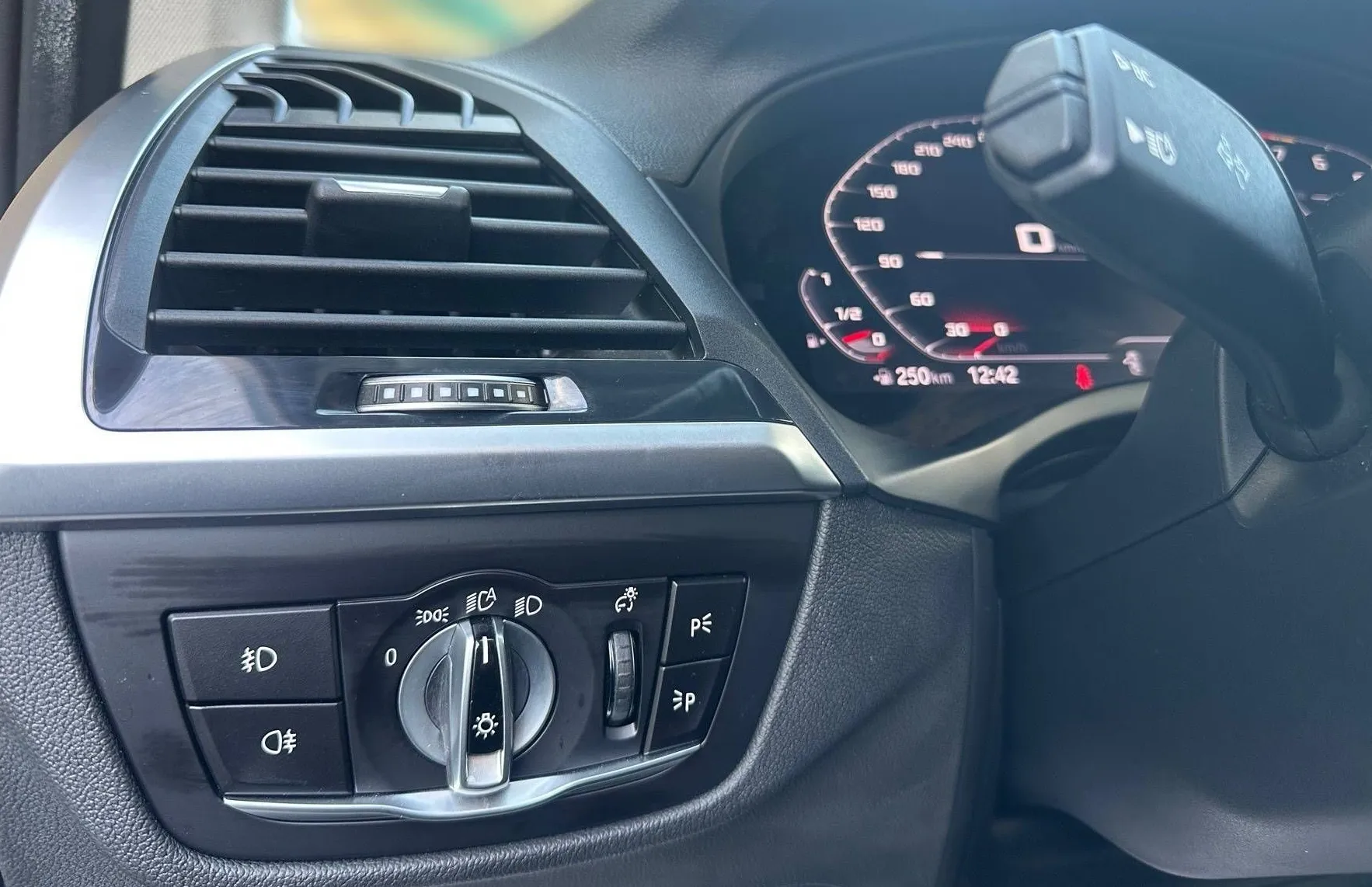 Zunanja slika - BMW X3 - serija :  xDrive 20d X-LINE FUL LED NAVI TEMP PDC AMBIENT - 17