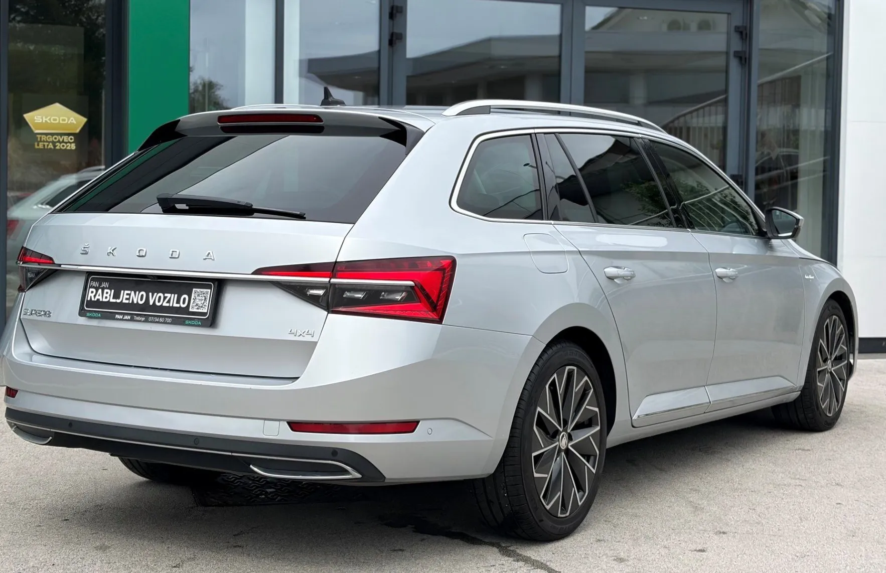 Zunanja slika - Škoda Superb - Combi 4x4 2.0 TDI L K DSG - 2