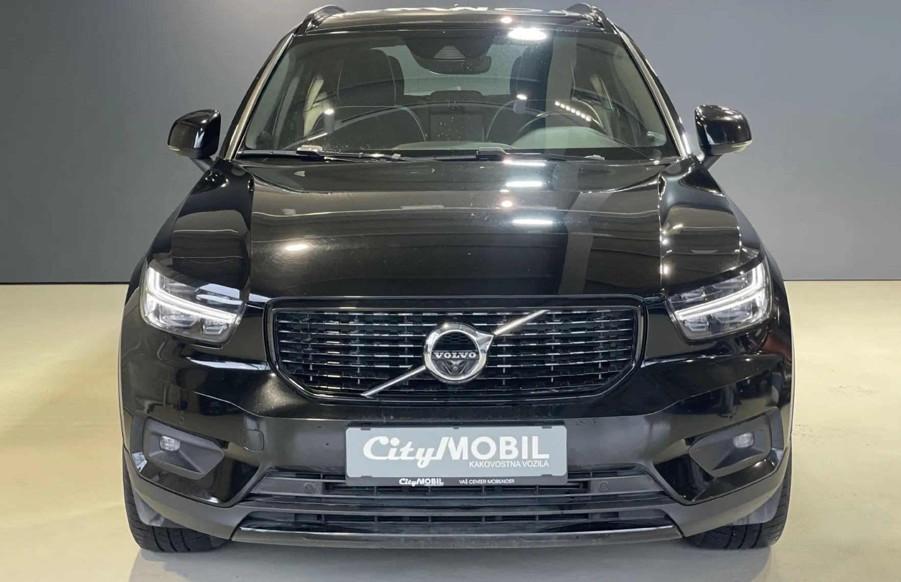 Zunanja slika - Volvo XC40 - D4-AWD-R-DESIGN-PANO-NAVI-ACC-MEMORY-HARMAN-360KAM - 2