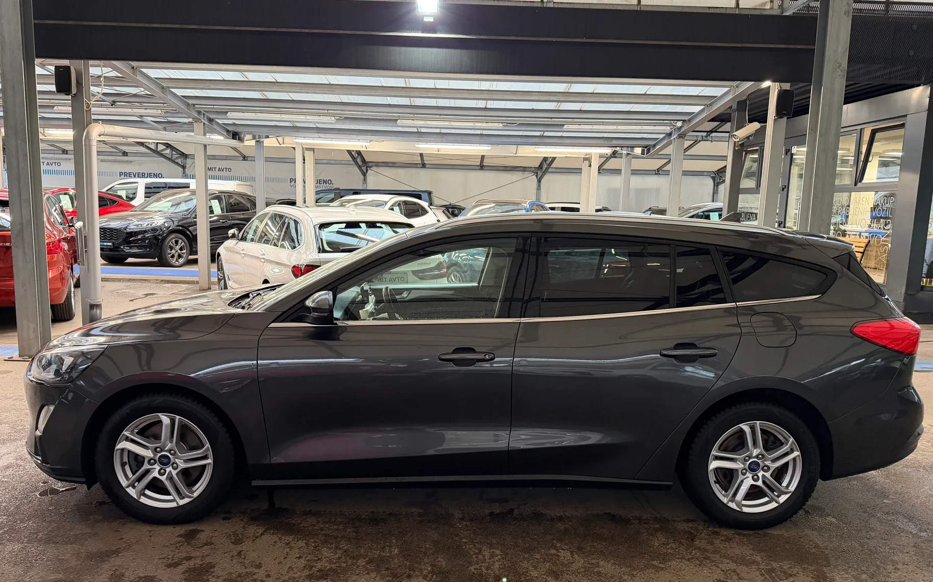 Zunanja slika - Ford Focus - 1.0 - 4