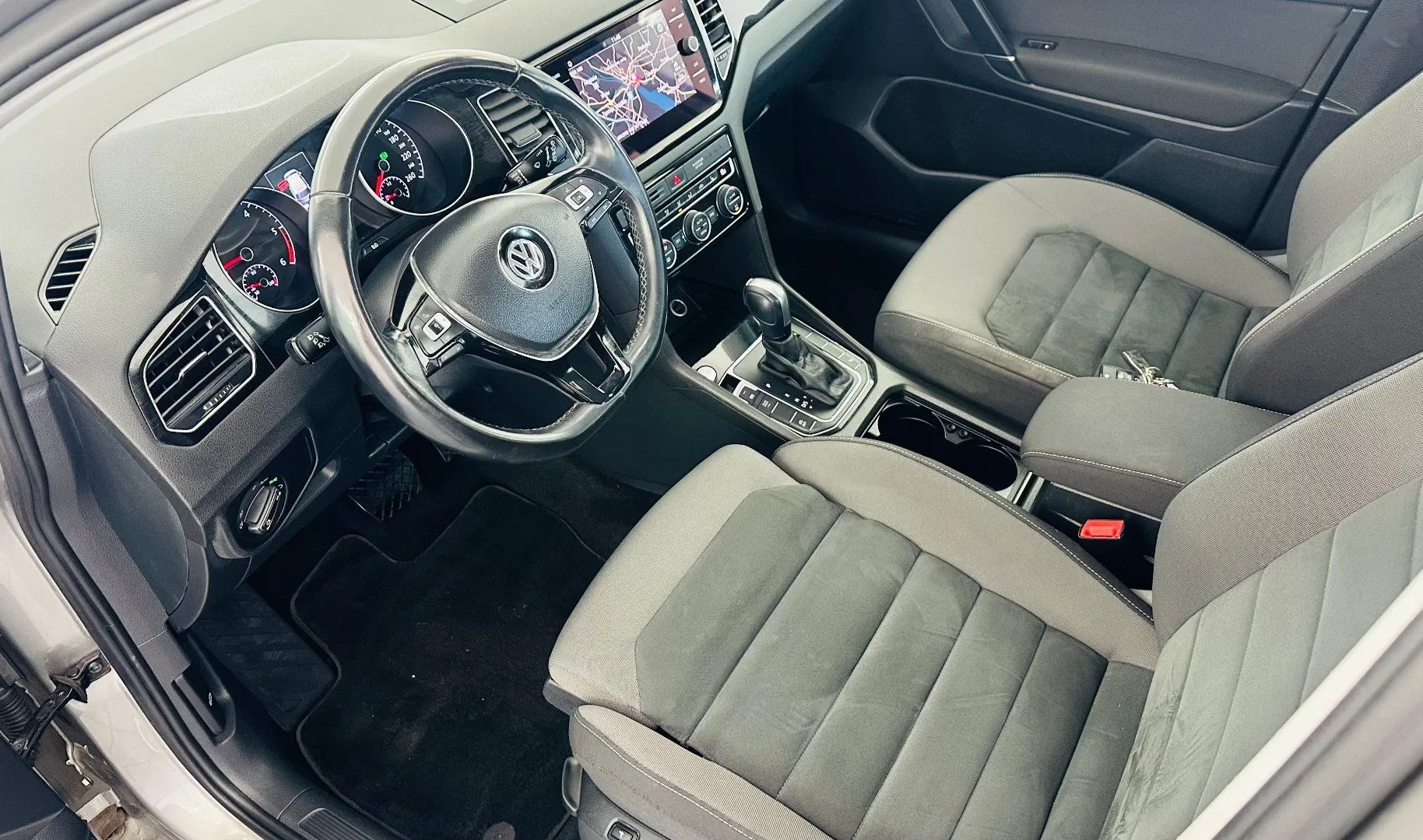Zunanja slika - Volkswagen Golf - 2.0 TDI Highline DSG.LUKSENBURG.KAMERA.LED.110 KW - 12