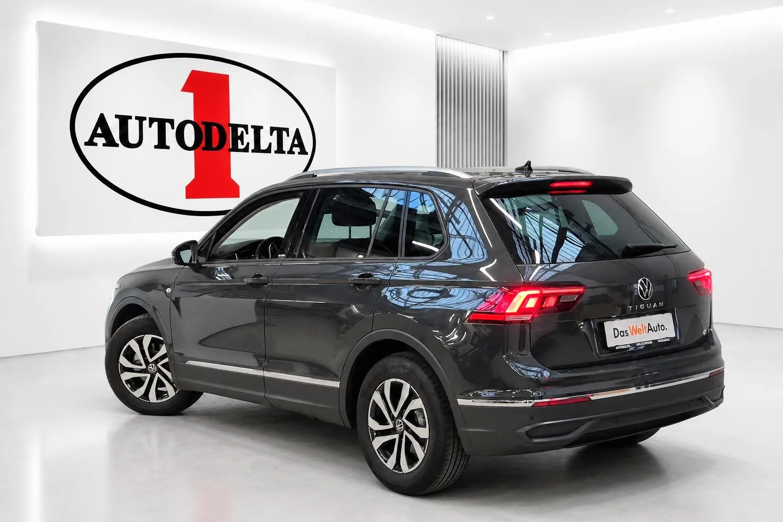 Zunanja slika - Volkswagen Tiguan - 2.0 TDI DSG 110kW ODLIČEN - 4