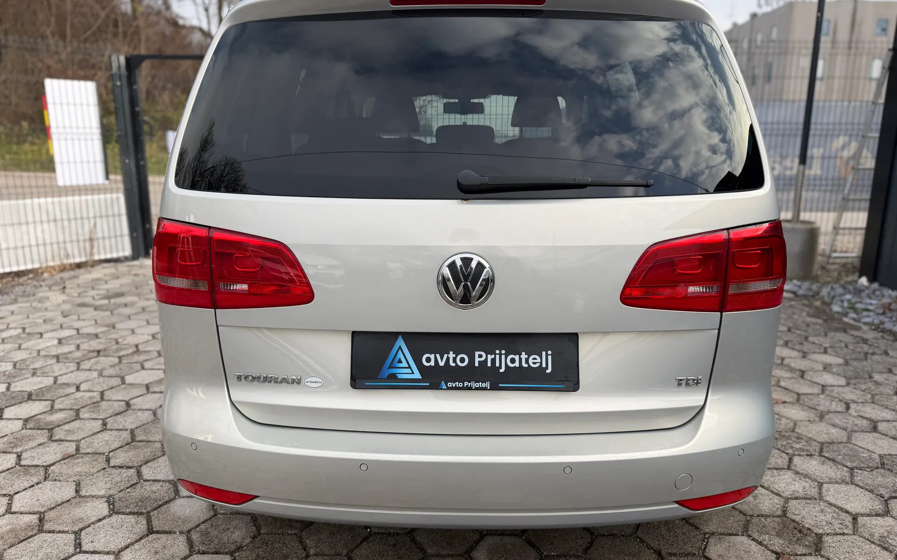 Zunanja slika - Volkswagen Touran - 1.6 TDI BlueMotion | AVT | 7 SED - 15