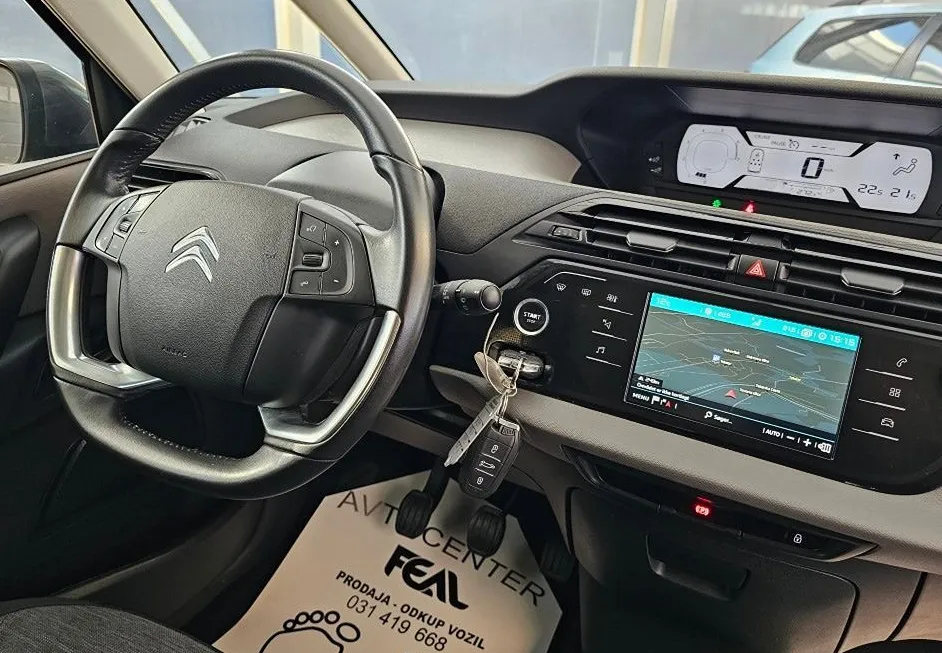 Zunanja slika - Citroën C4 - Picasso 1.2 PT-1 LASTNIK-SERVISNA KNJIGA-FACELIFT-ODLIČEN - 13