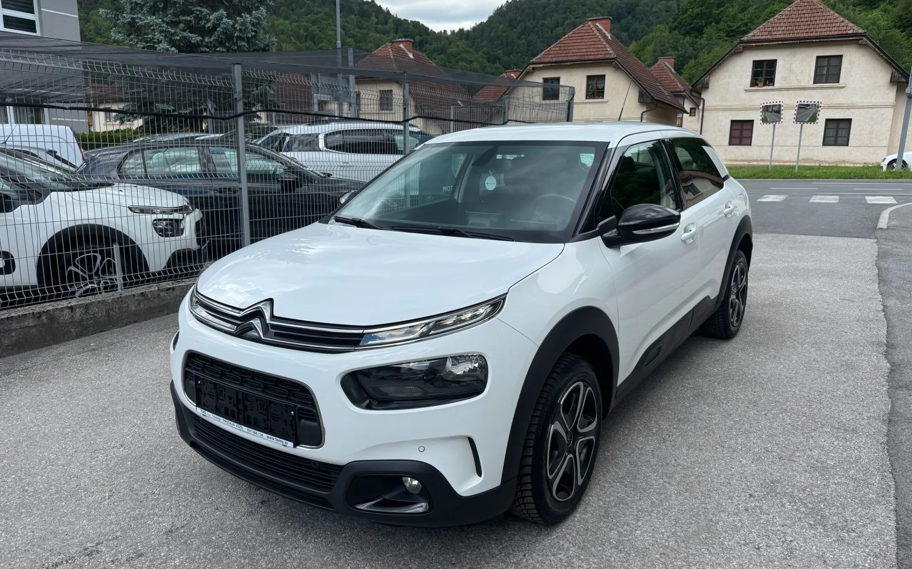 Zunanja slika - Citroën C4 - 1,2 PureTech 110 S&S - Feel Business - 2