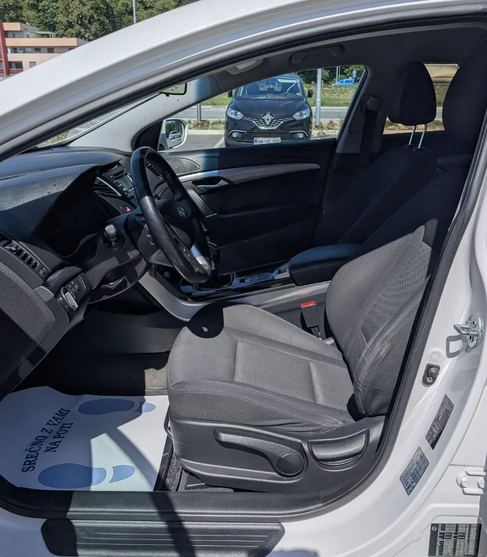 Zunanja slika - Hyundai i40 - Wagon 1.7 CRDi Premium - 9